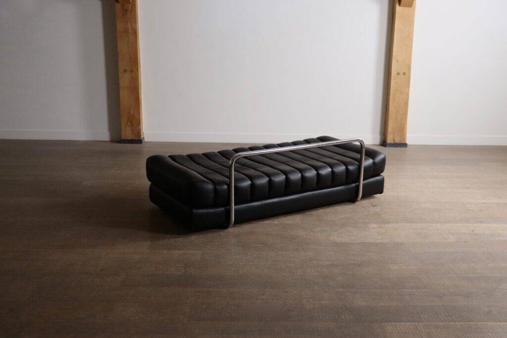 De Sede DS-85 sofa bed in black leather, Switzerland, 1960s