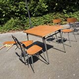 set of 4 formica chairs and table / vintage