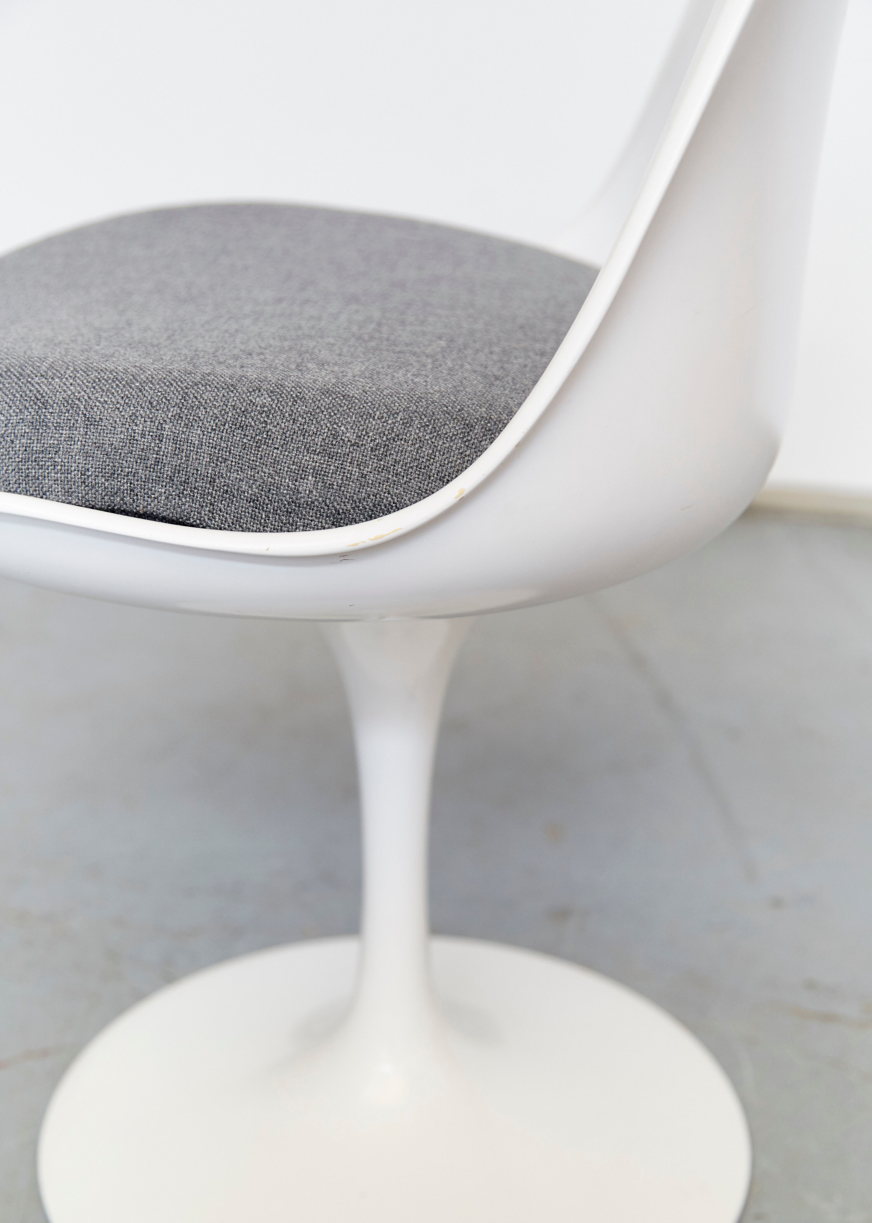 Eero Saarinen swivel Tulip chair for Knoll International