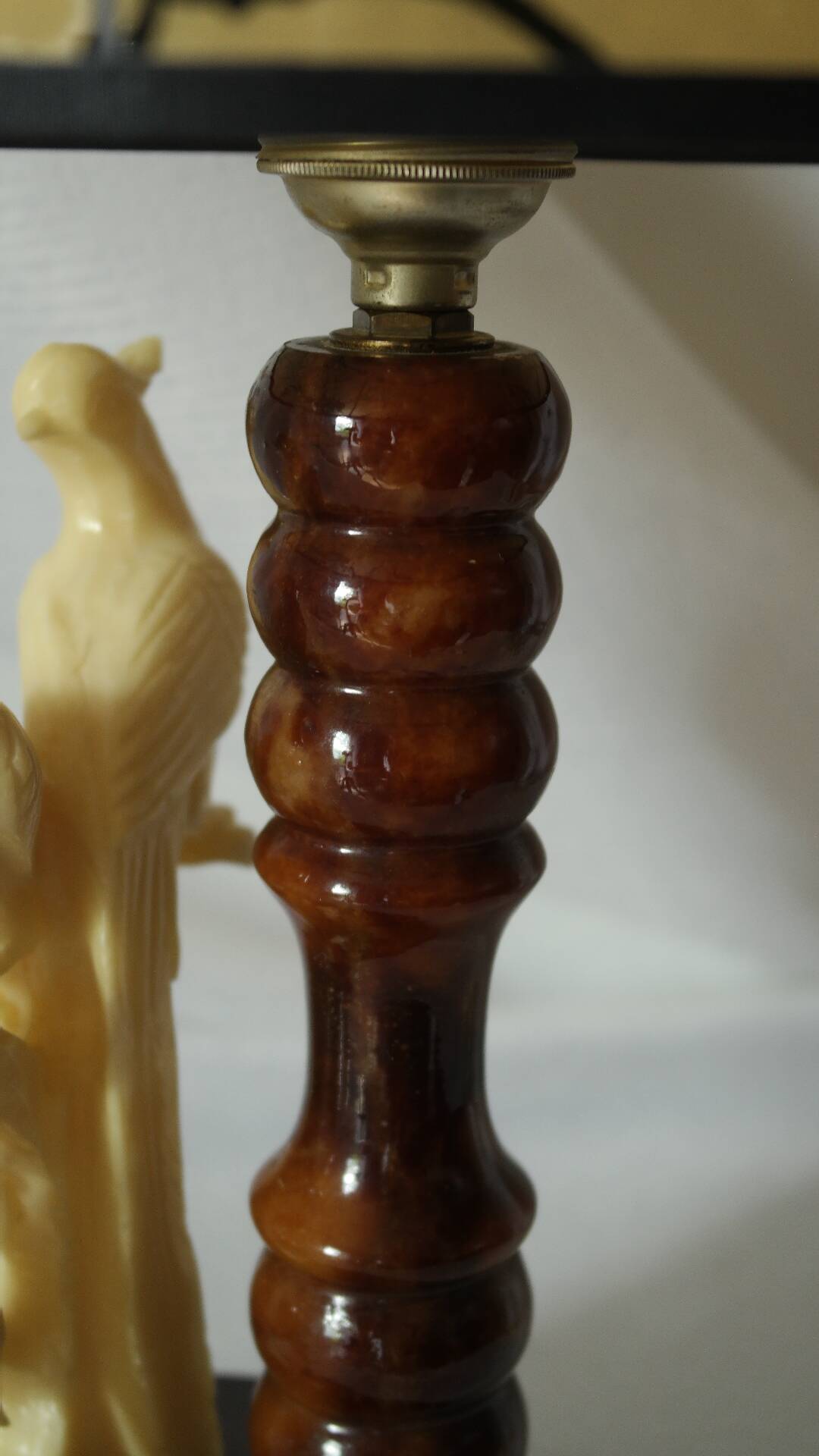 Vintage onyx birds bedside lamp