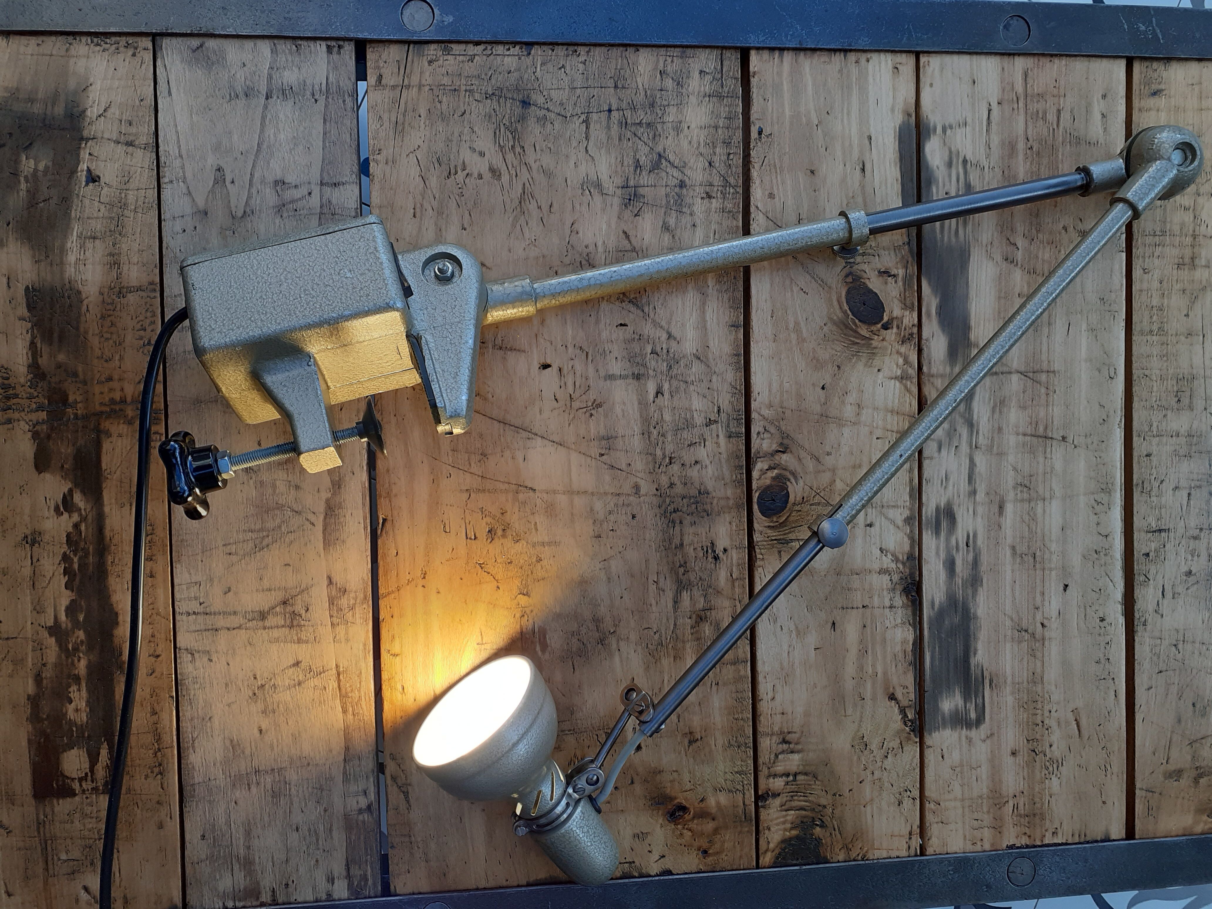 Lampe d'atelier industriel lumina