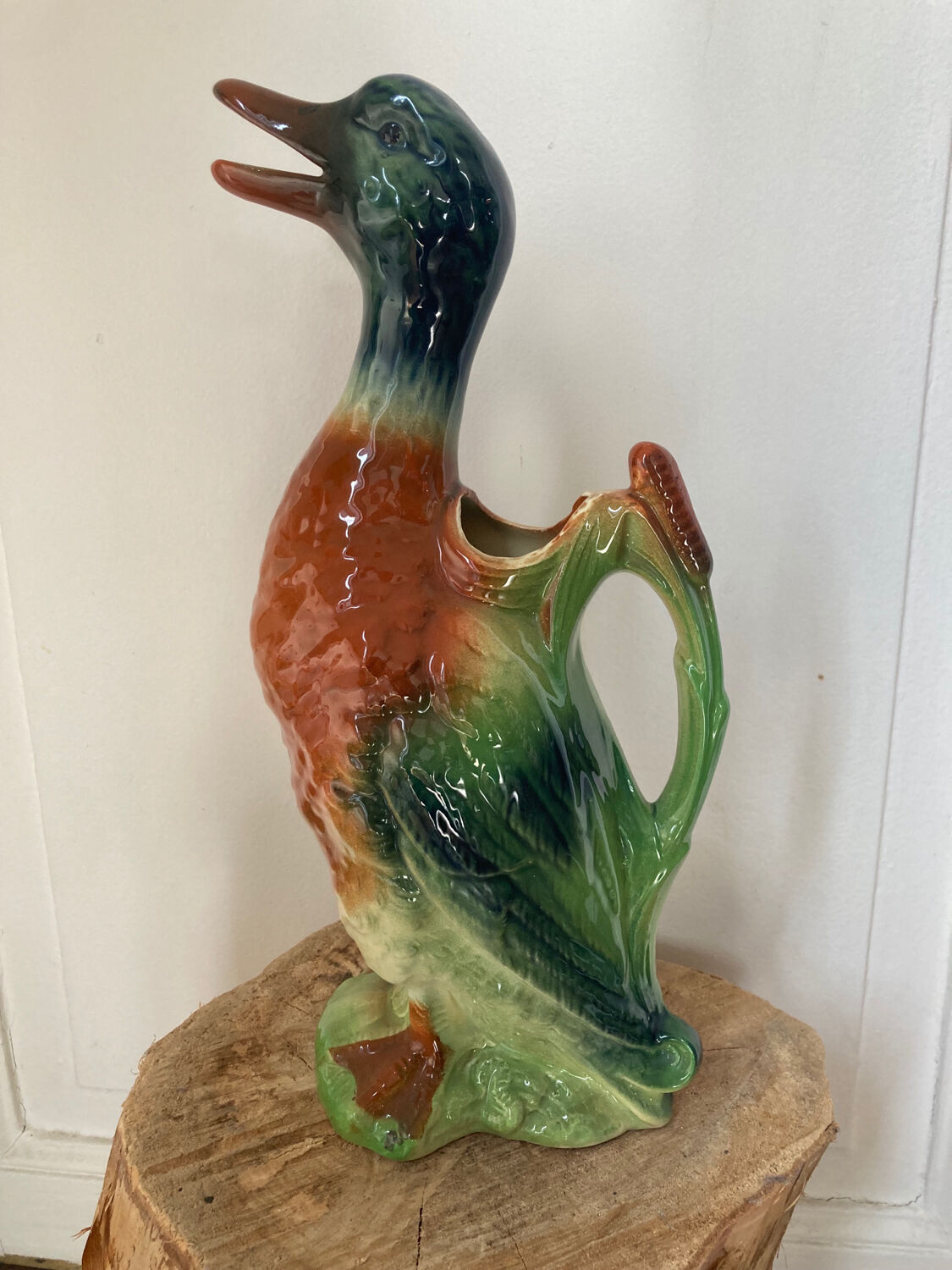 Duck pitcher