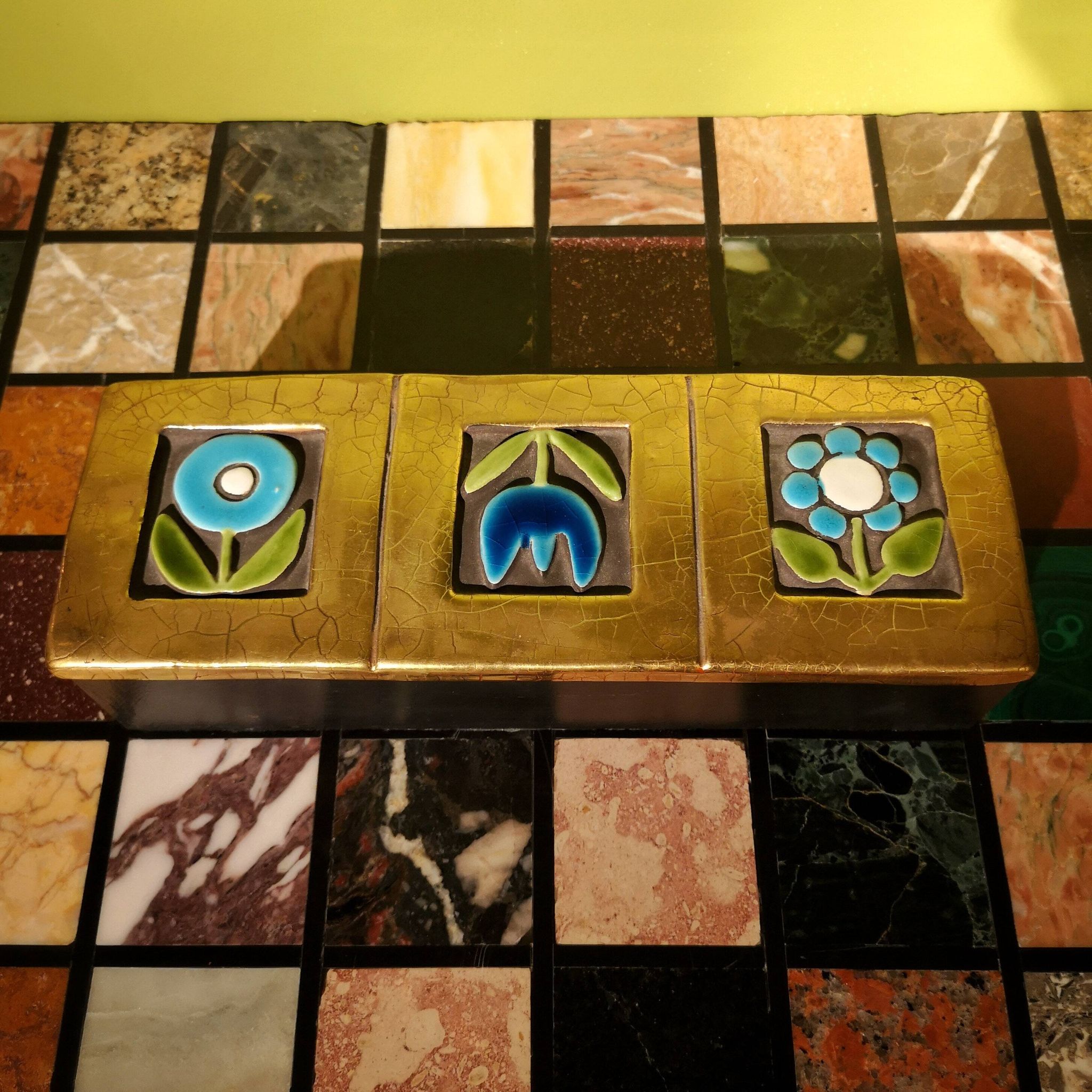 Mithé Espelt Box