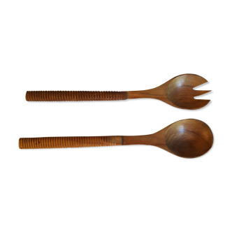 Set of rosewood salad cutlery and striated sleeve