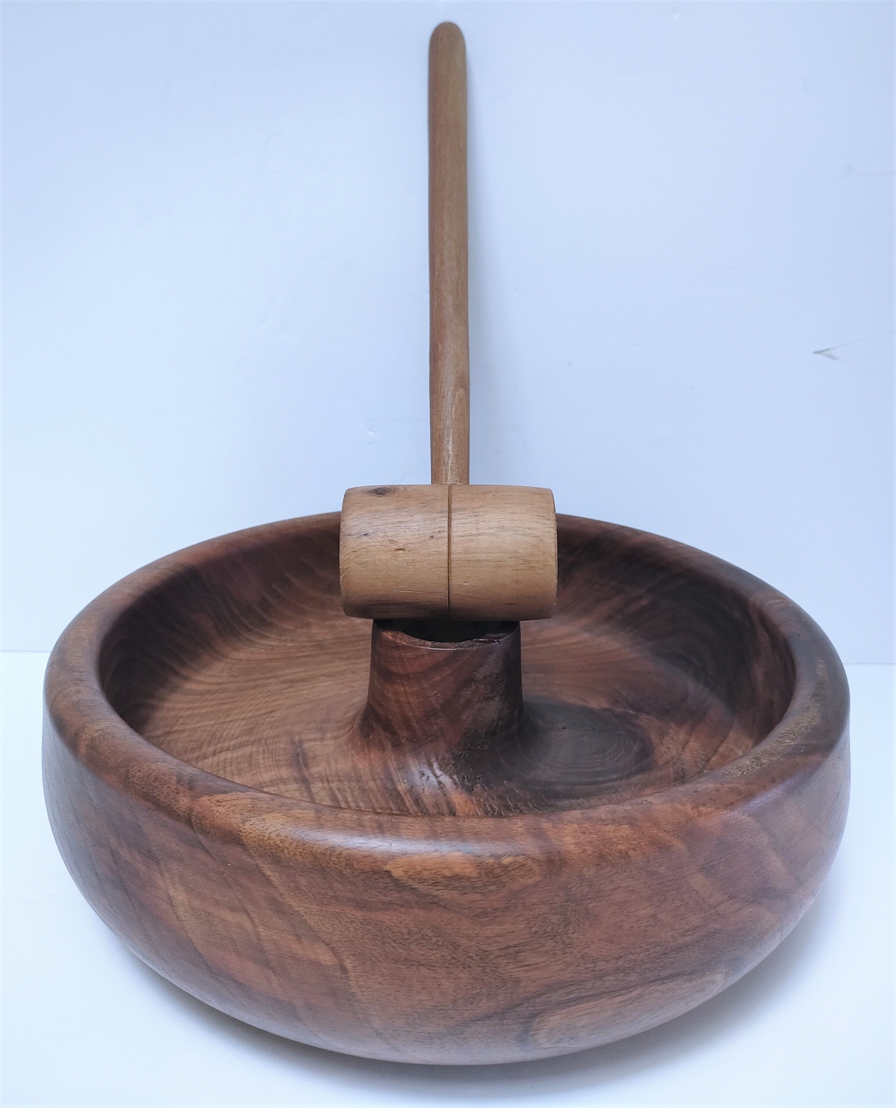 Nutcracker in solid wood and its mallet