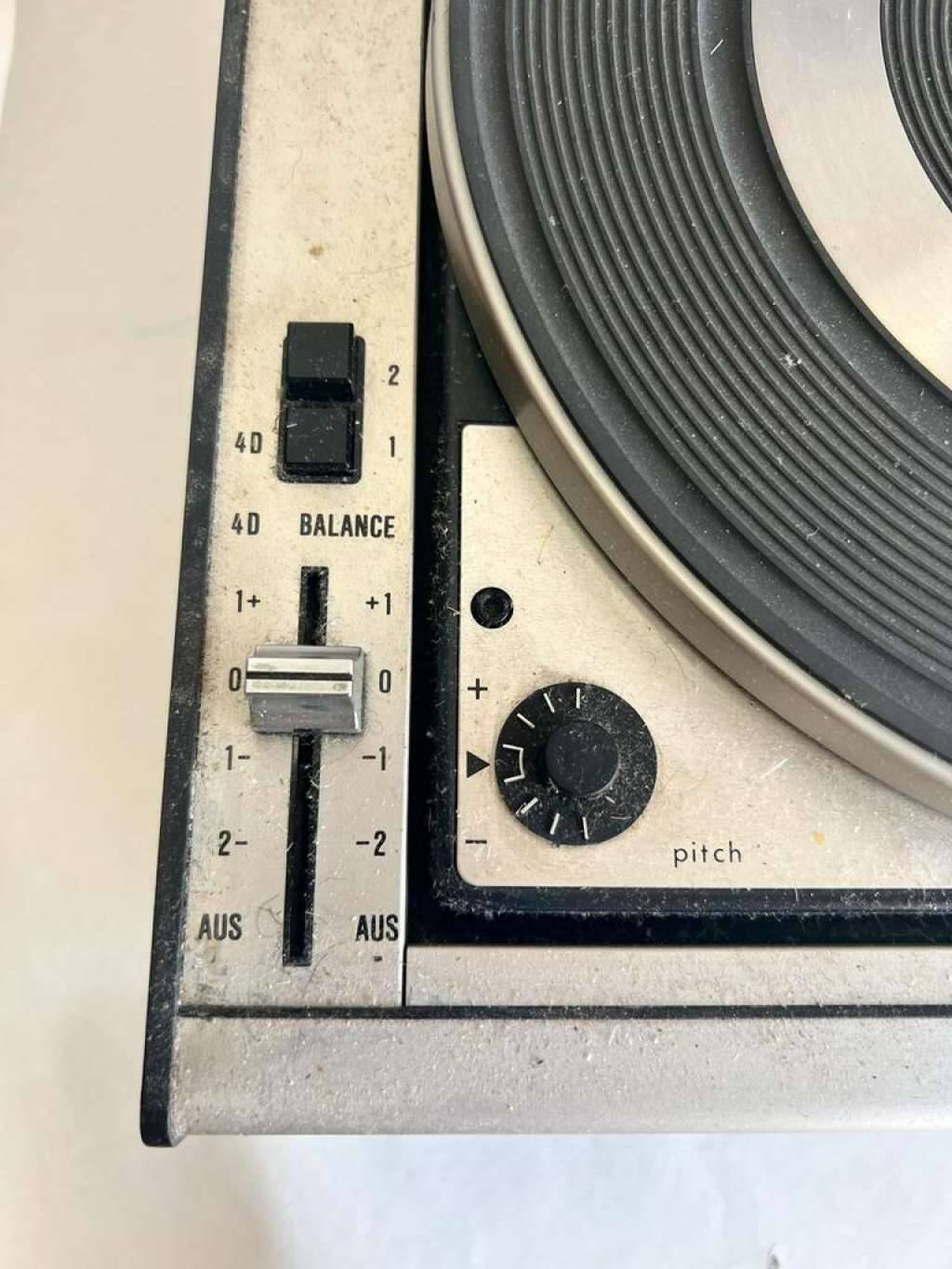 Vintage record player & radio with grundig speakers