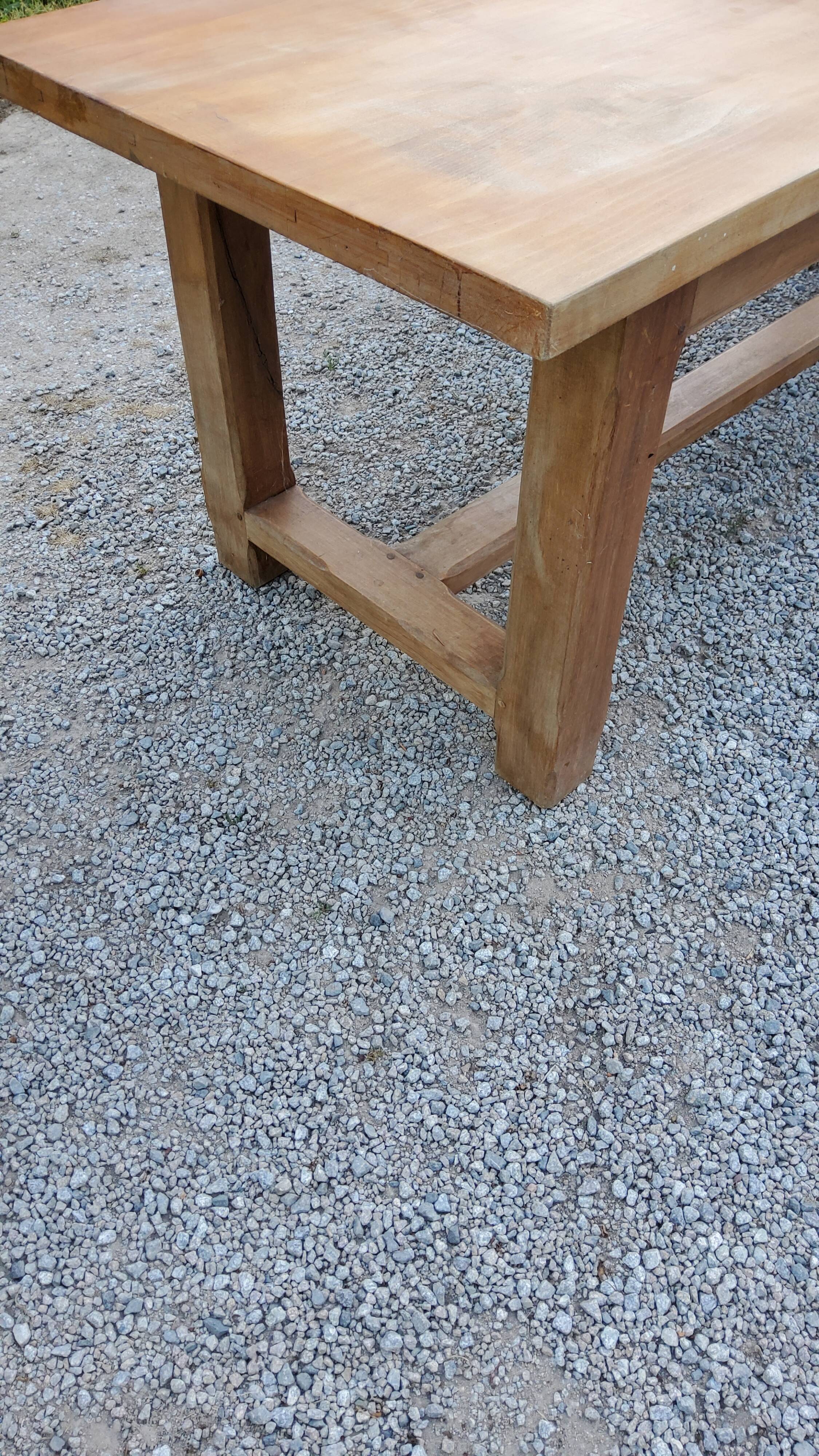 Table de ferme en hêtre et chêne 1 tiroir en ceinture 200cm