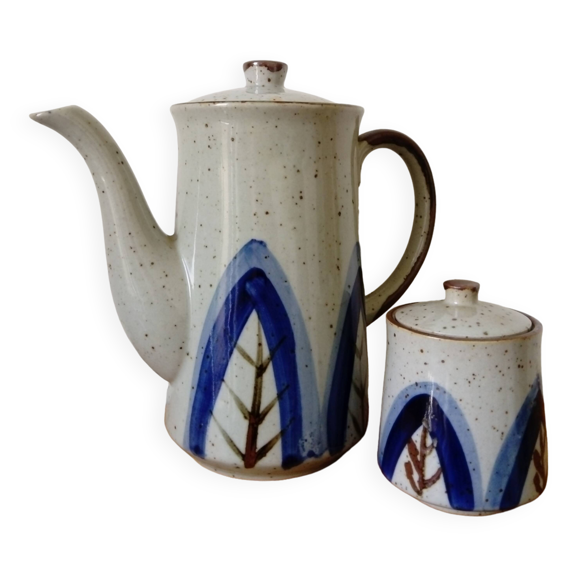 Vintage coffee pot and sugar bowl