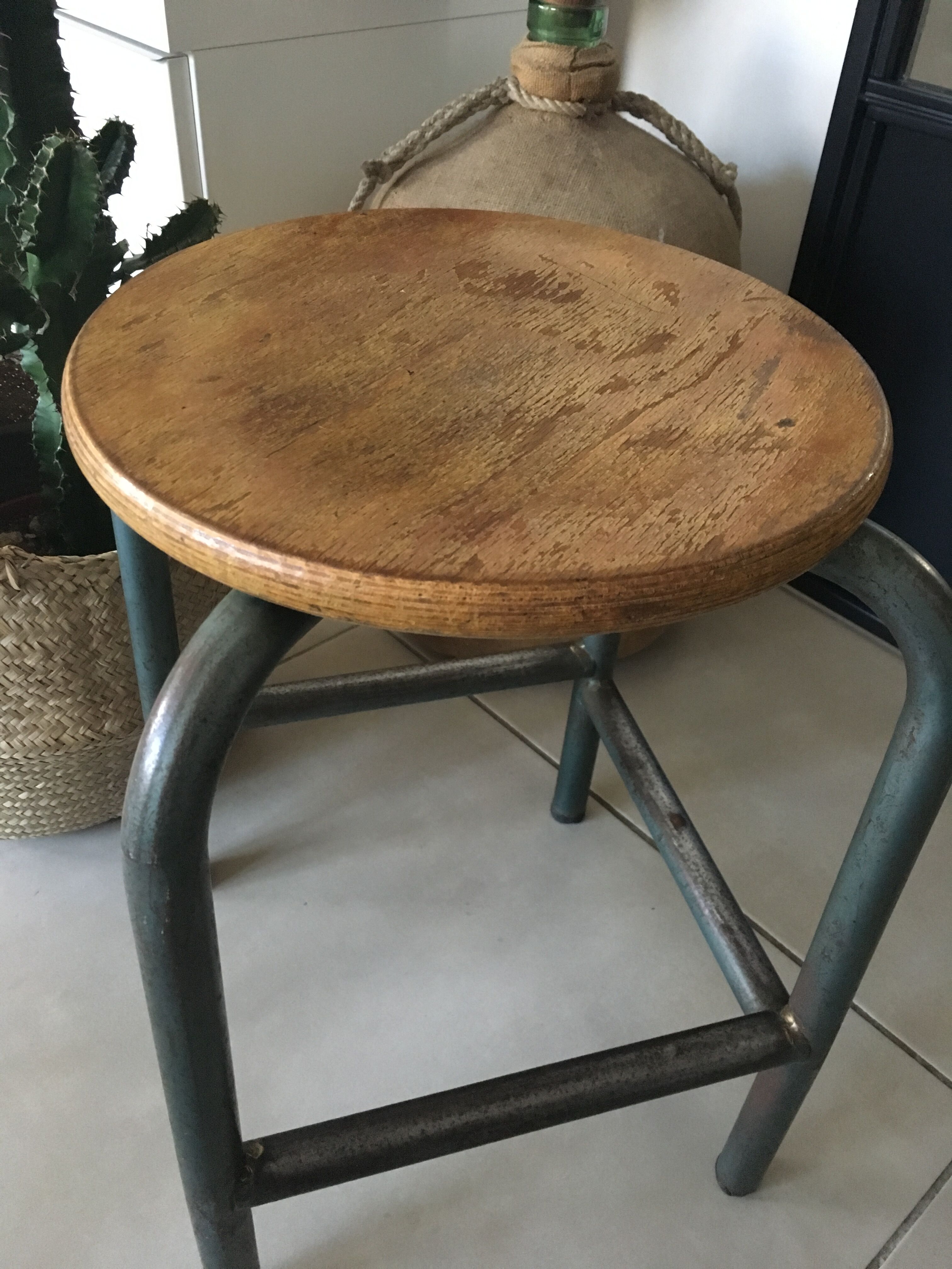 Paire de tabourets industriels
