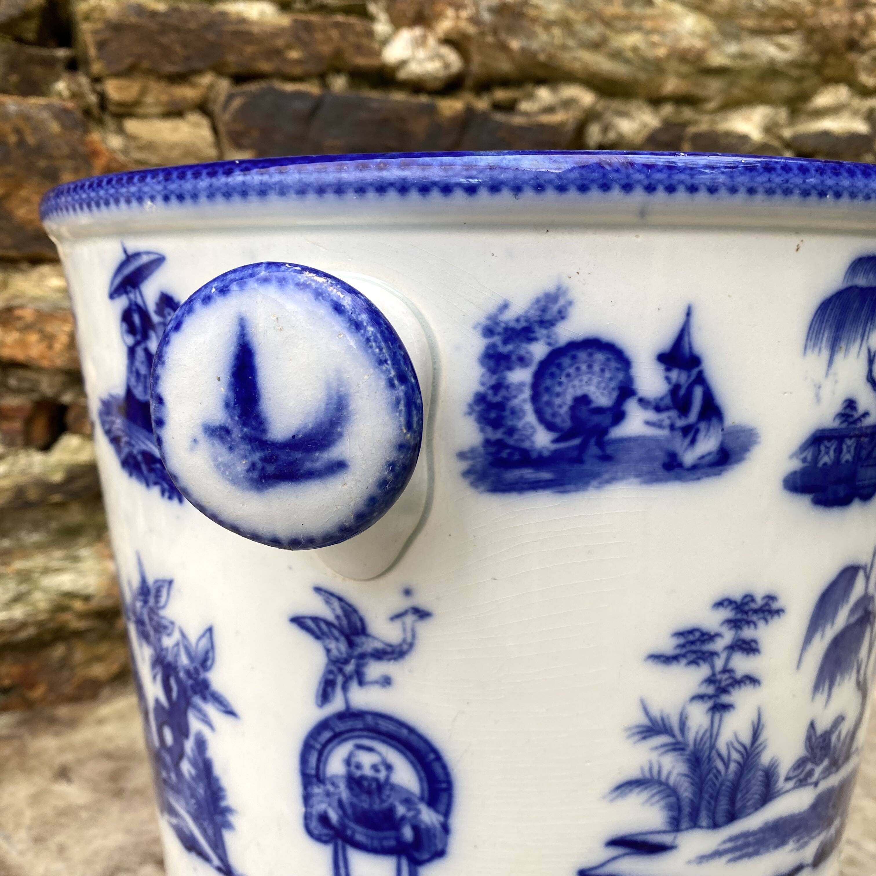 Jules Vieillard Bordeaux cache-pot, large model, blue and white decoration.