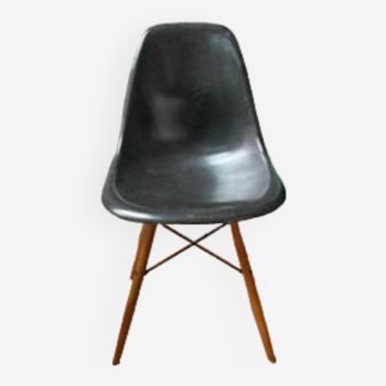 DSW Black Chair by Charles & Ray Eames - Herman Miller - Vintage