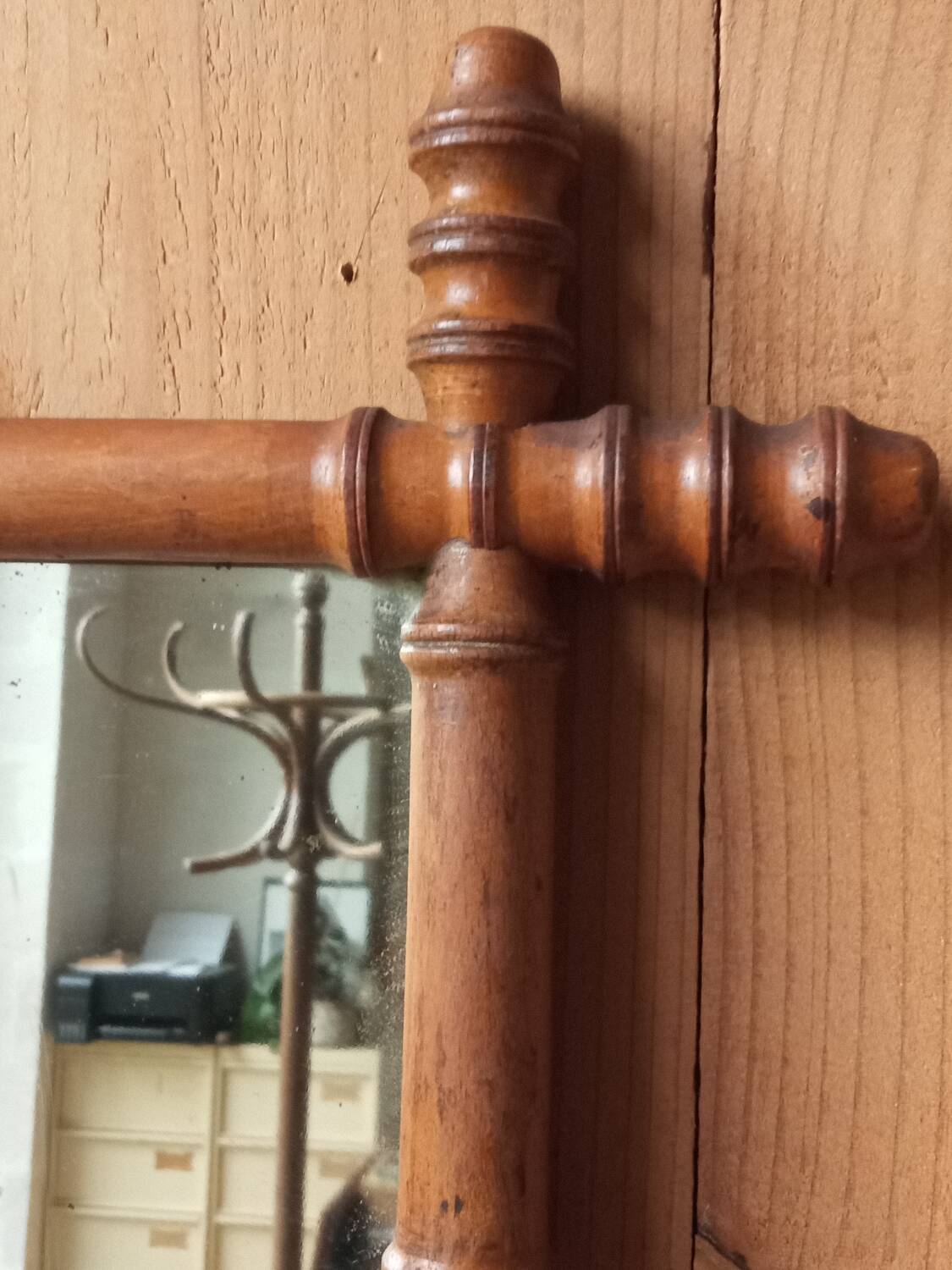 Turned wooden mirror imitation bamboo