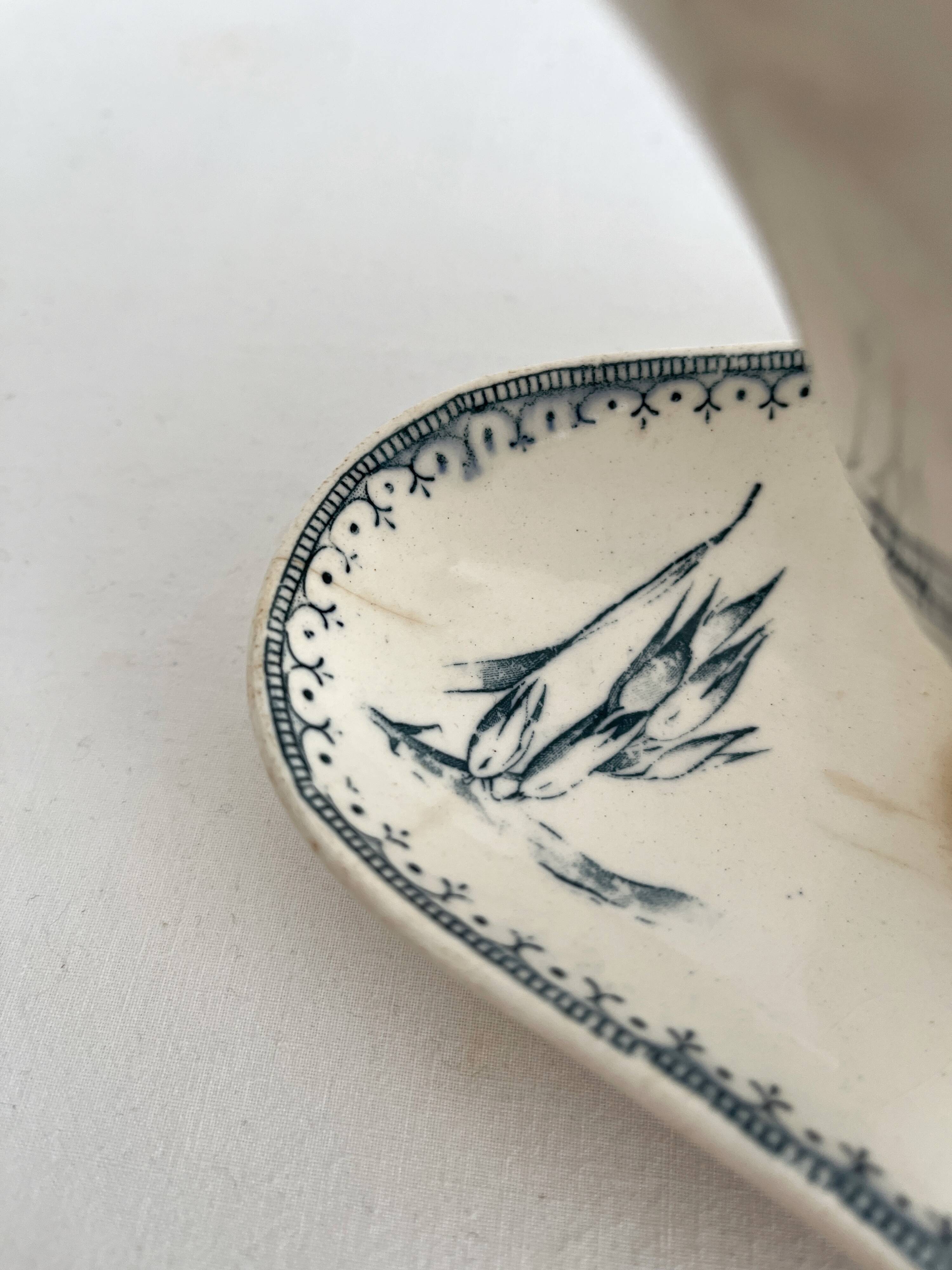 Antique iron earthenware sauceboat with flowers and birds "Malaga" Petrus Regout