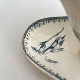 Saucière ancienne en terre de fer fleurs oiseaux "Malaga" Petrus Regout