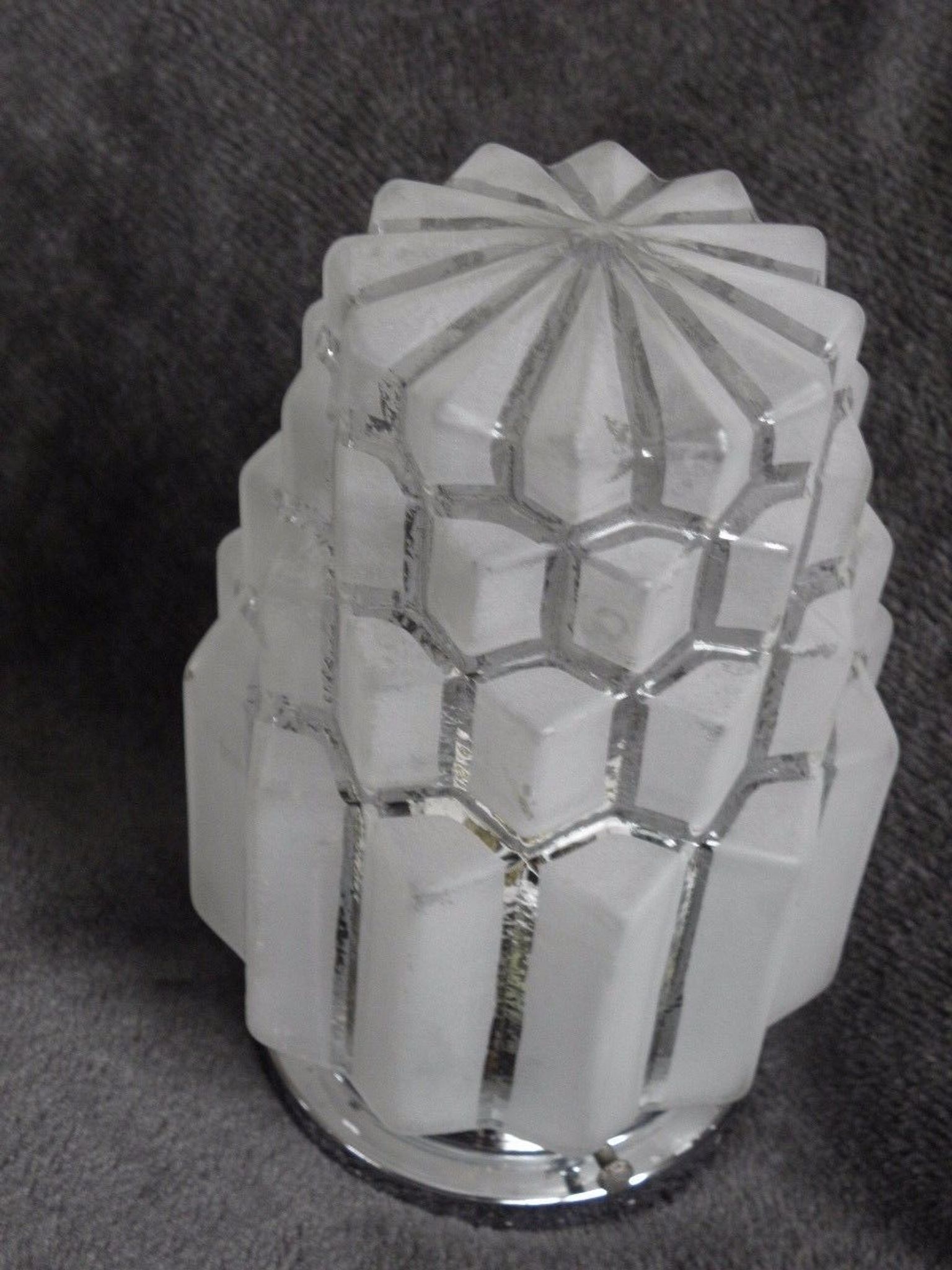 Suspension ceiling blinds cage art deco