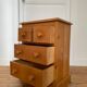 Mini commode vintage pour chambre d’enfant