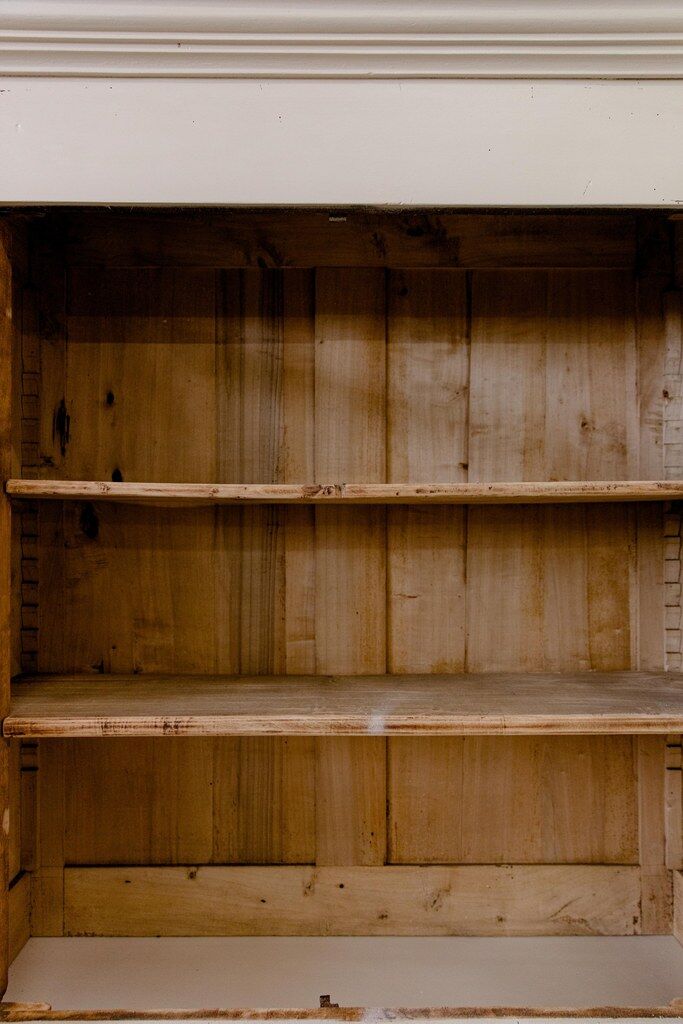 Vintage wooden dresser - linen colors