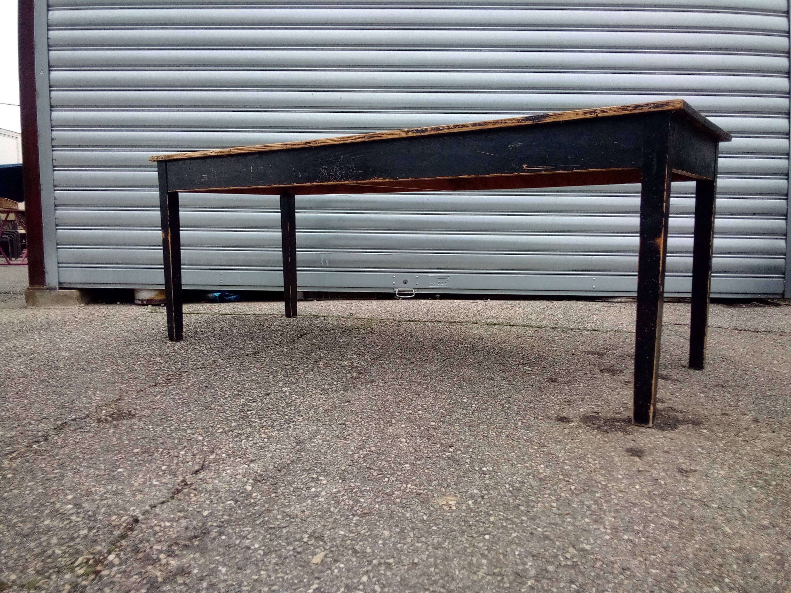 Farm table