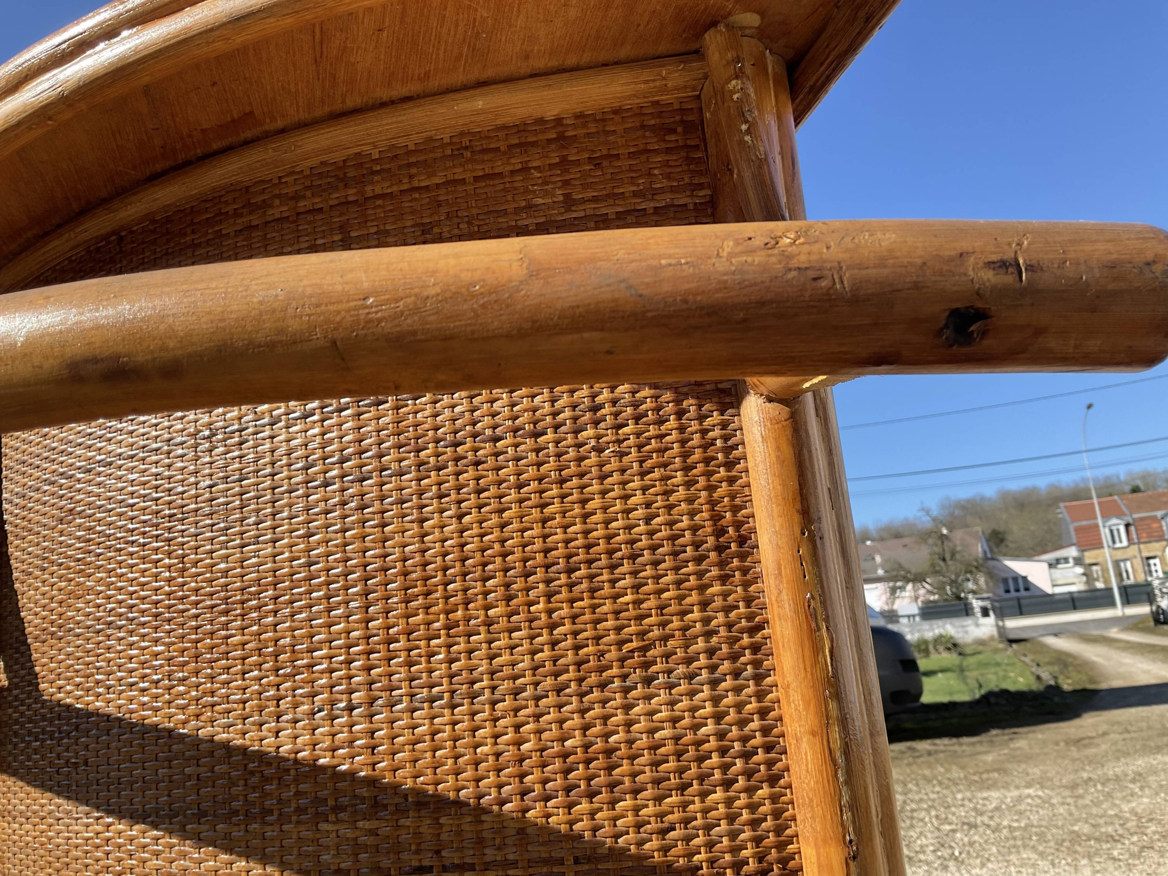 Rattan bar