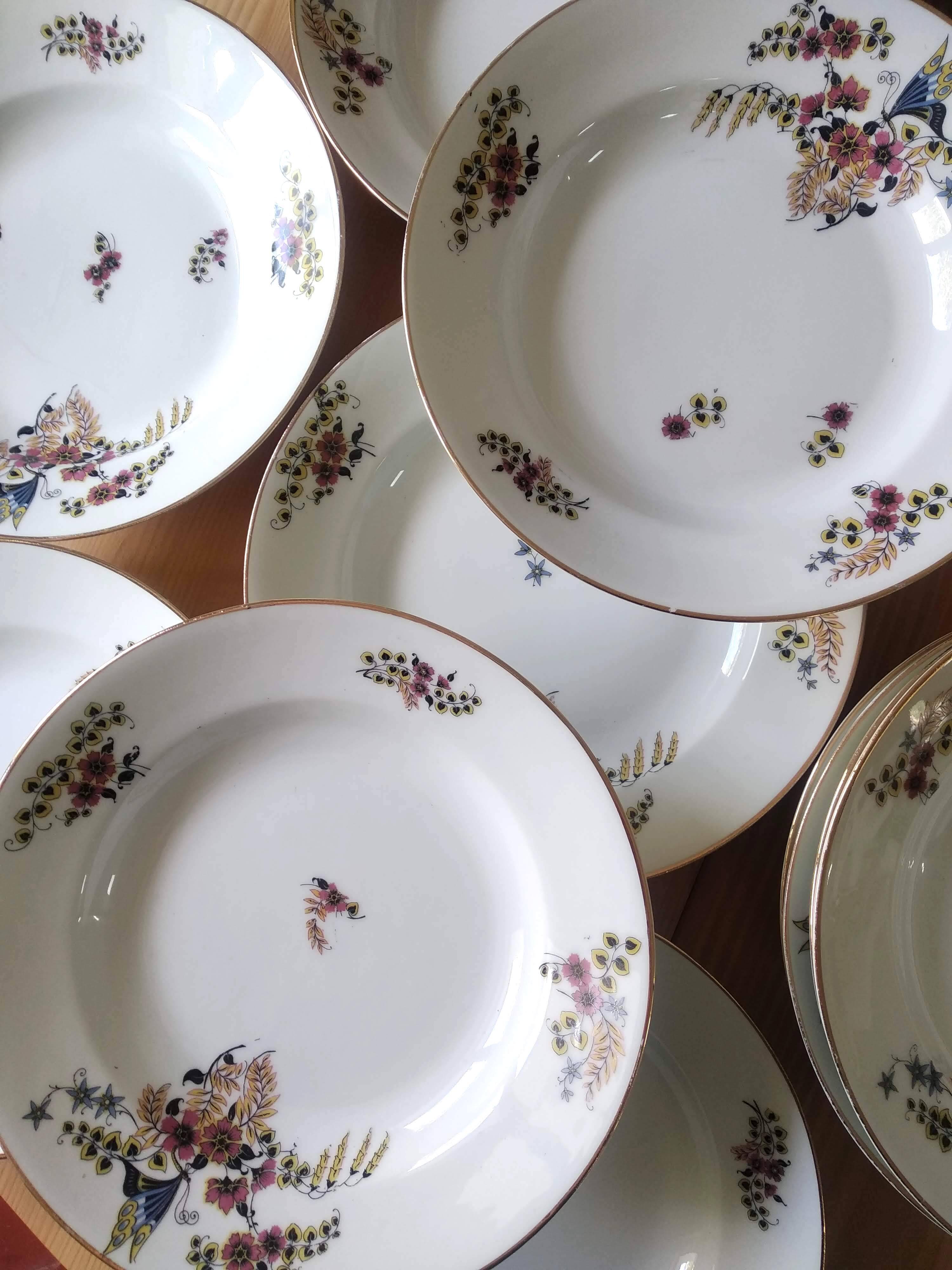 55-piece Limoges porcelain dinner service from the 1930s