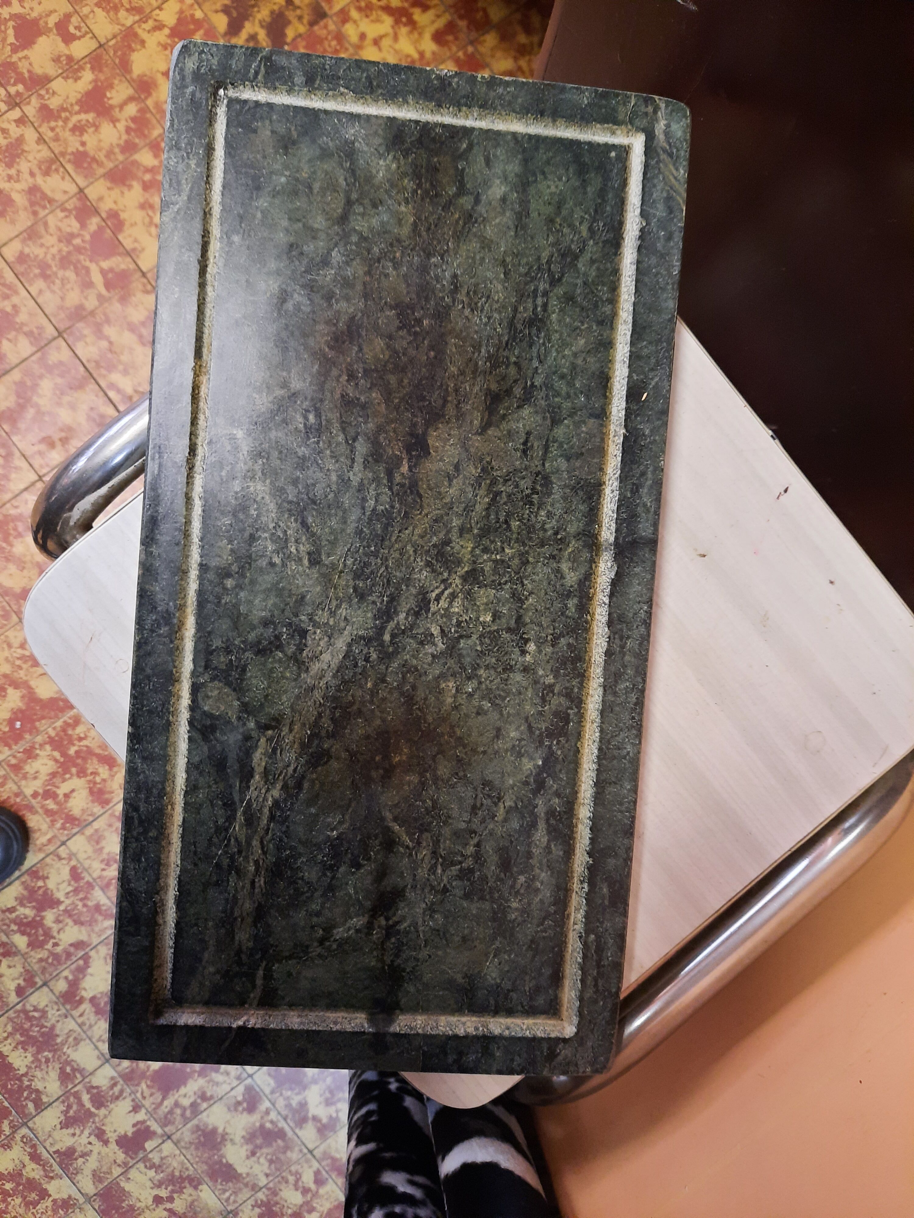 Plank has to cut in marble