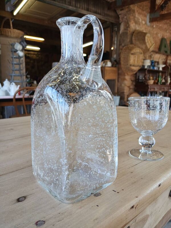 Pot en verre ancien soufflé bulle ambré