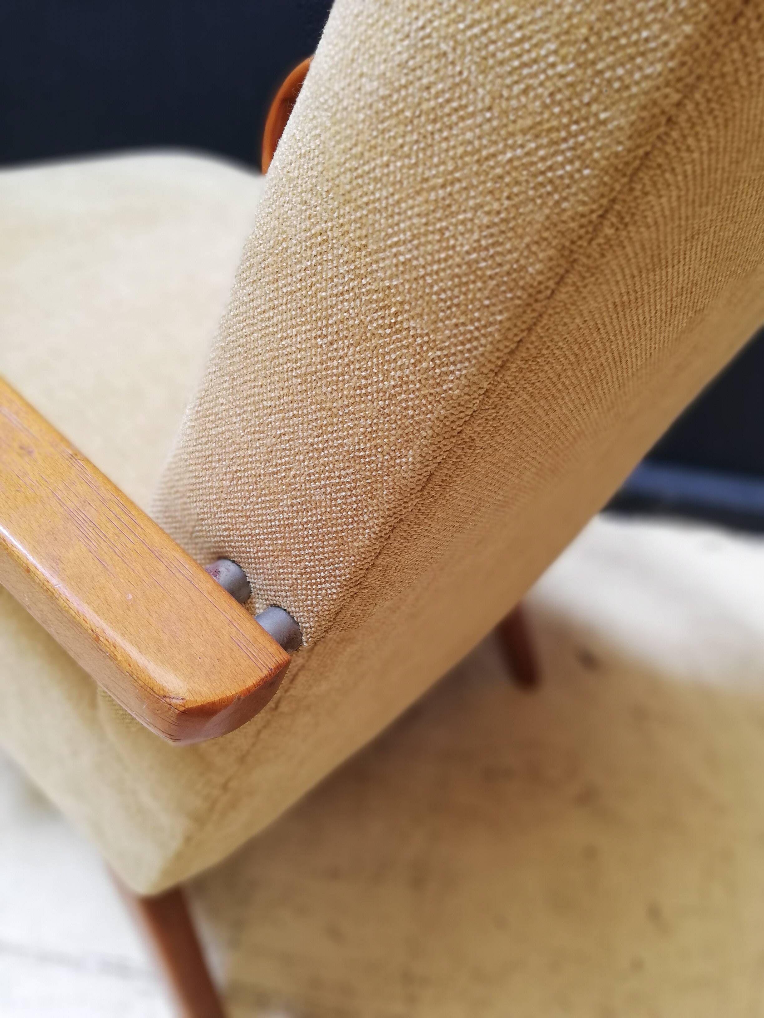 Paire de fauteuils vintage Halabala 1950