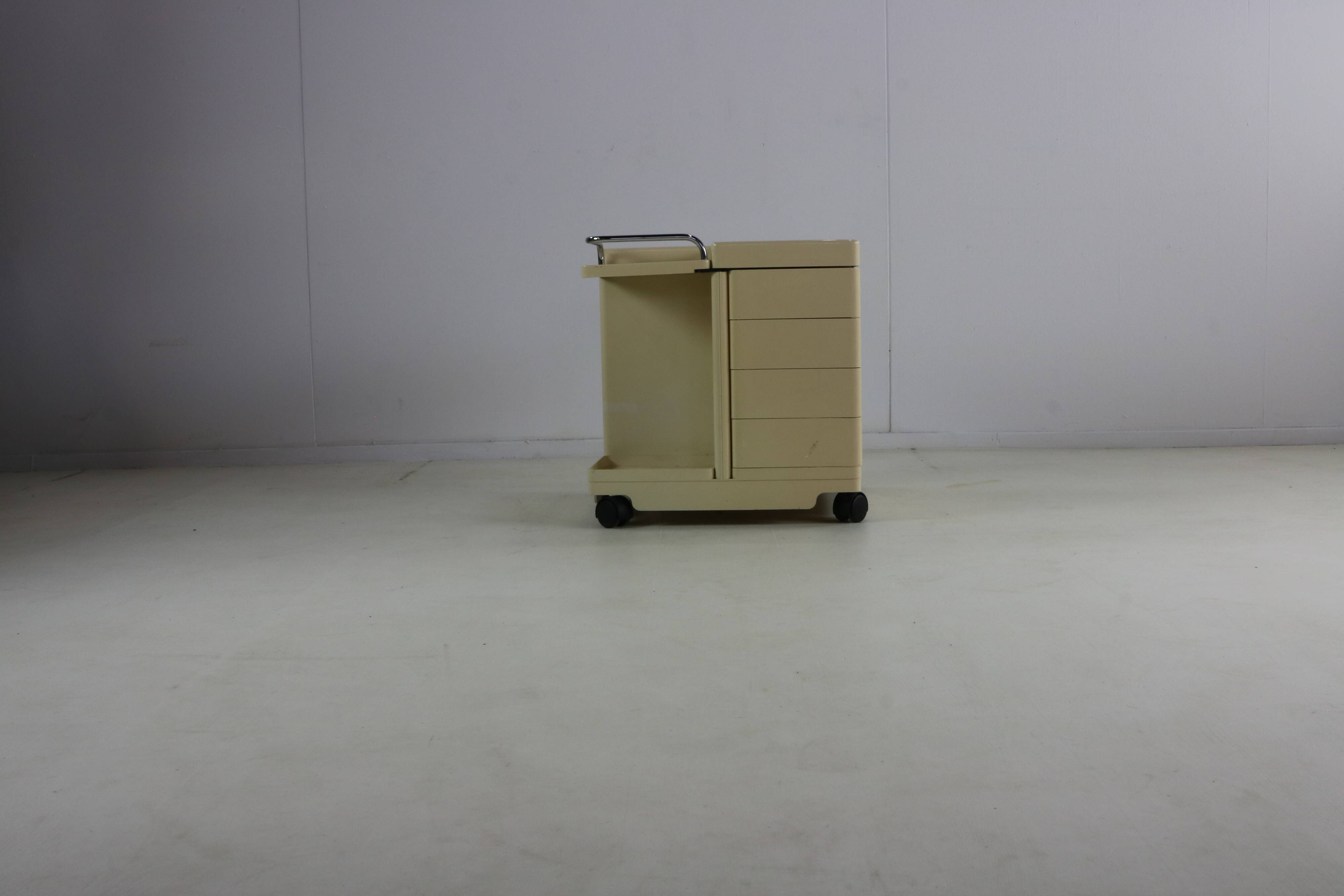 Original seventies serving trolley by iGuzzini Italy