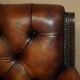 Ensemble Chesterfield cuir avec lion sculpté à la main restauré