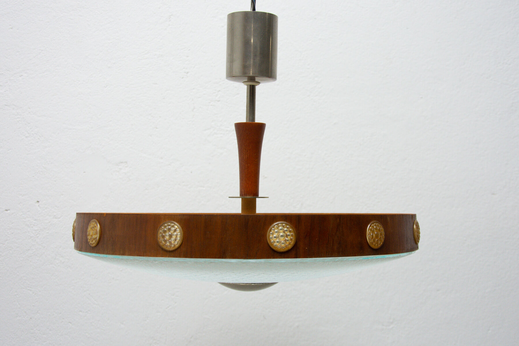 Suspension moderniste du milieu du siècle, Tchécoslovaquie, années 1960