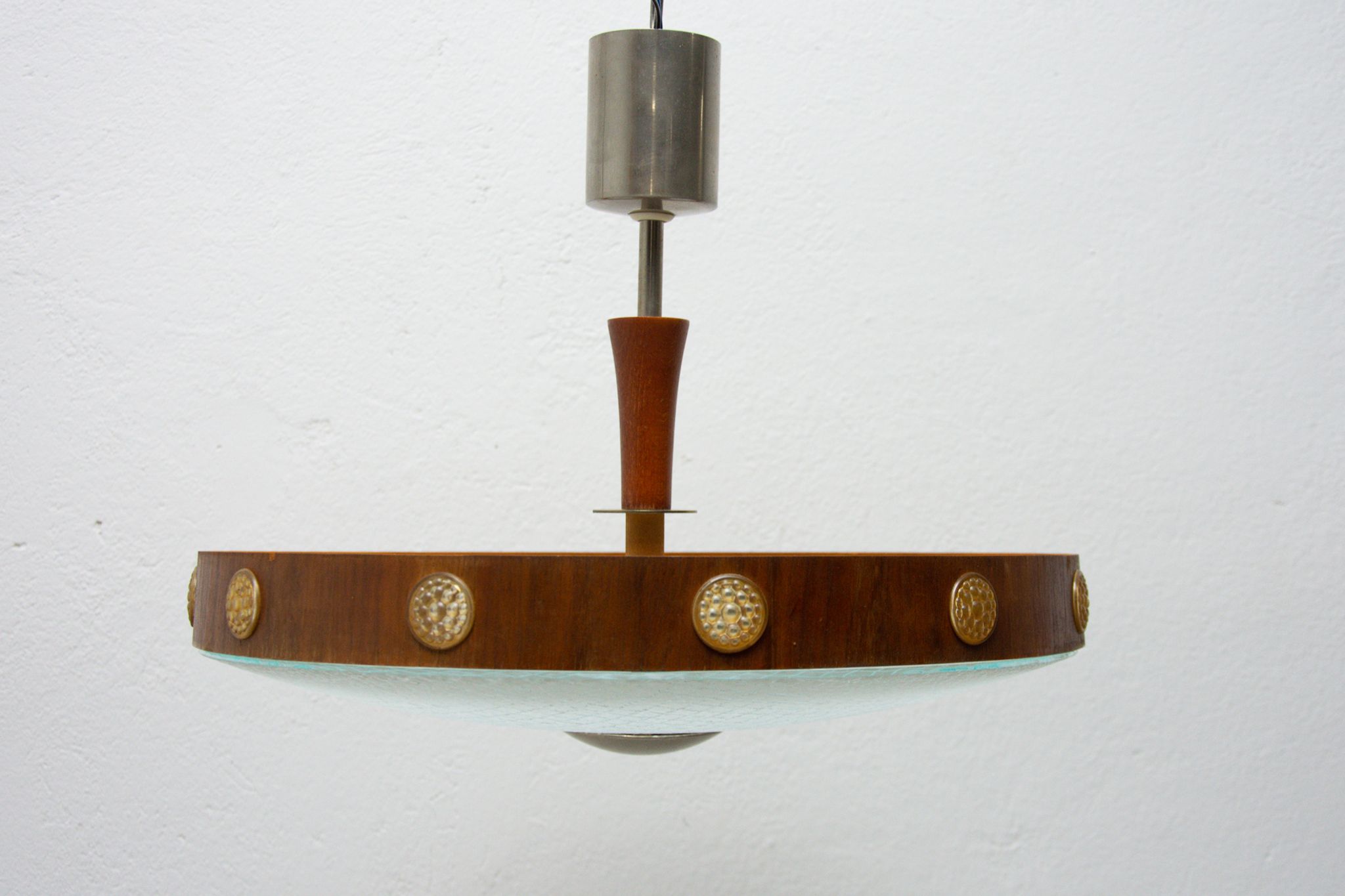 Suspension moderniste du milieu du siècle, Tchécoslovaquie, années 1960