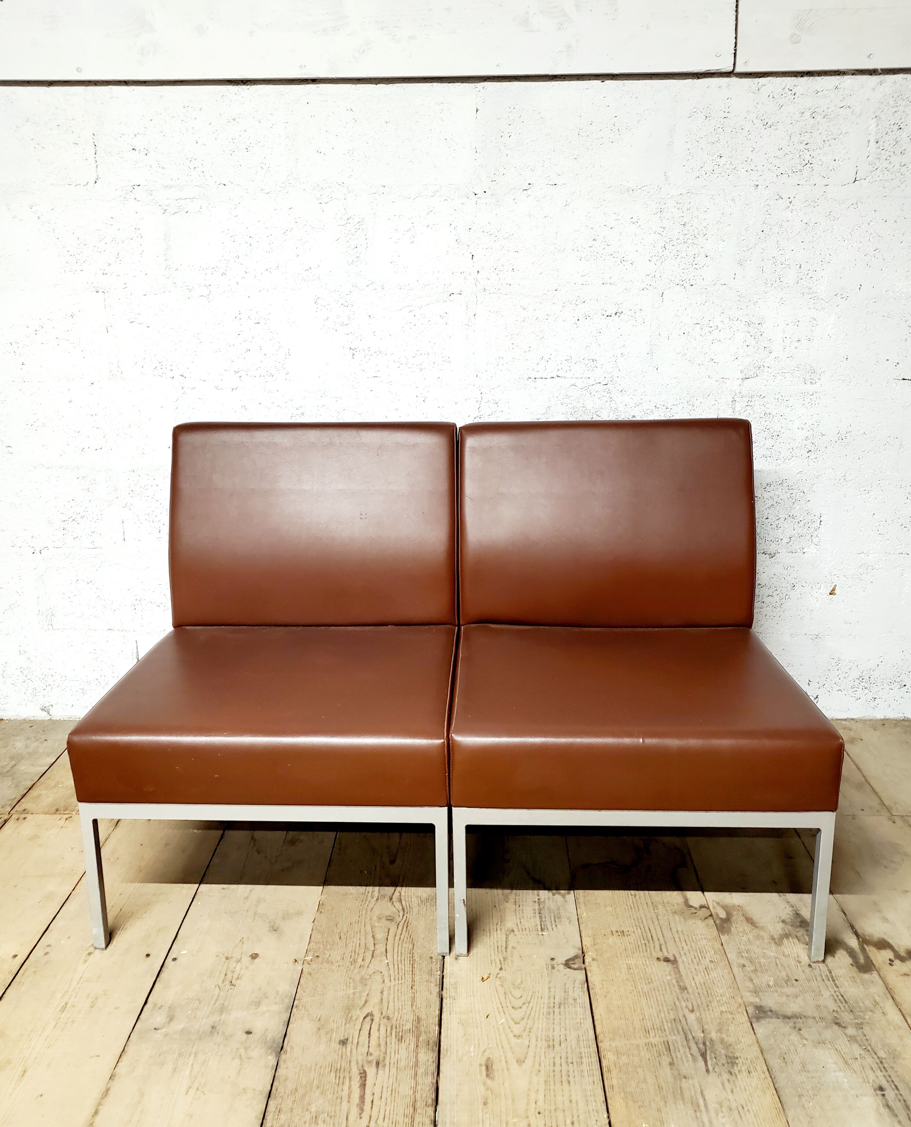 Paire de fauteuils industriels