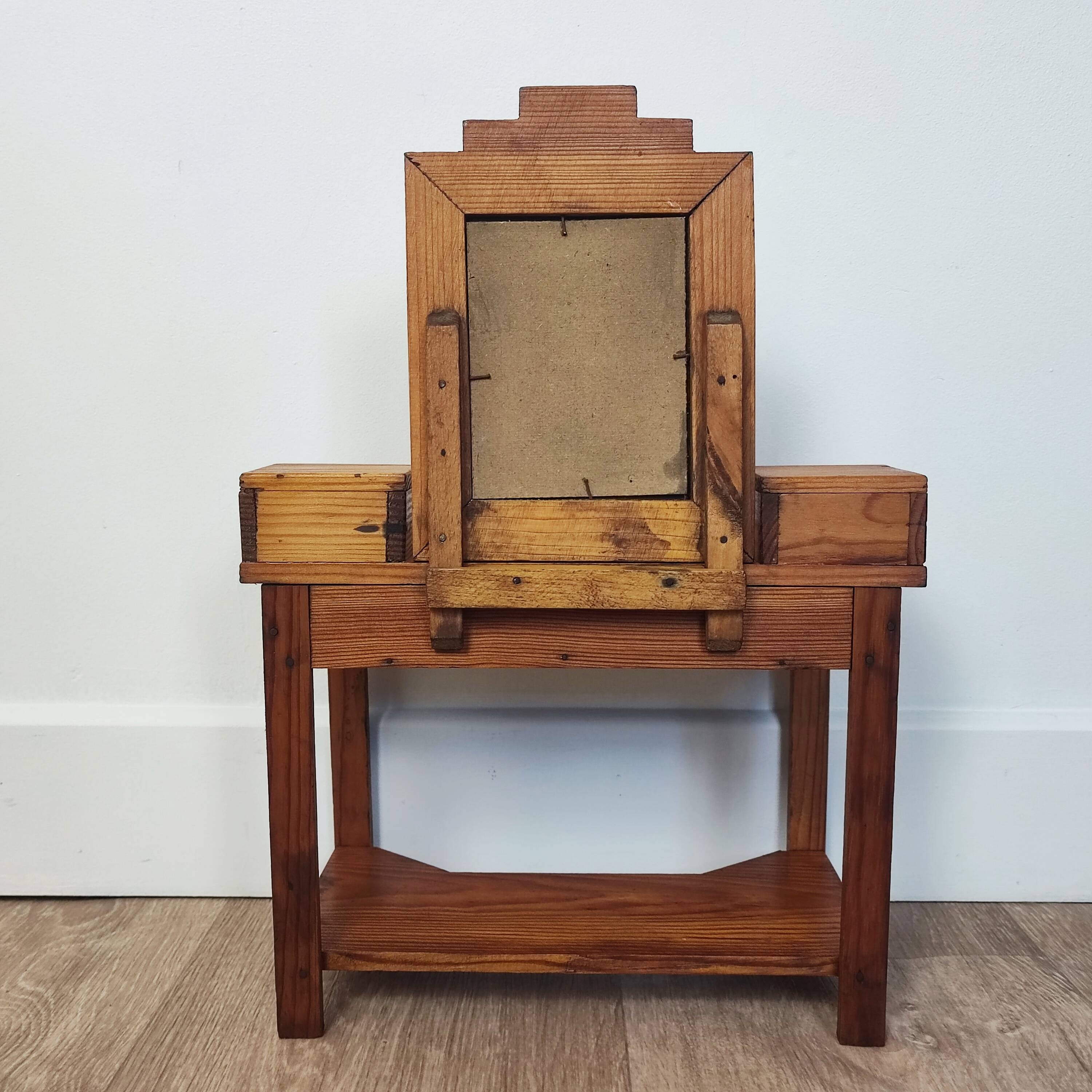 Pichepin doll dressing table