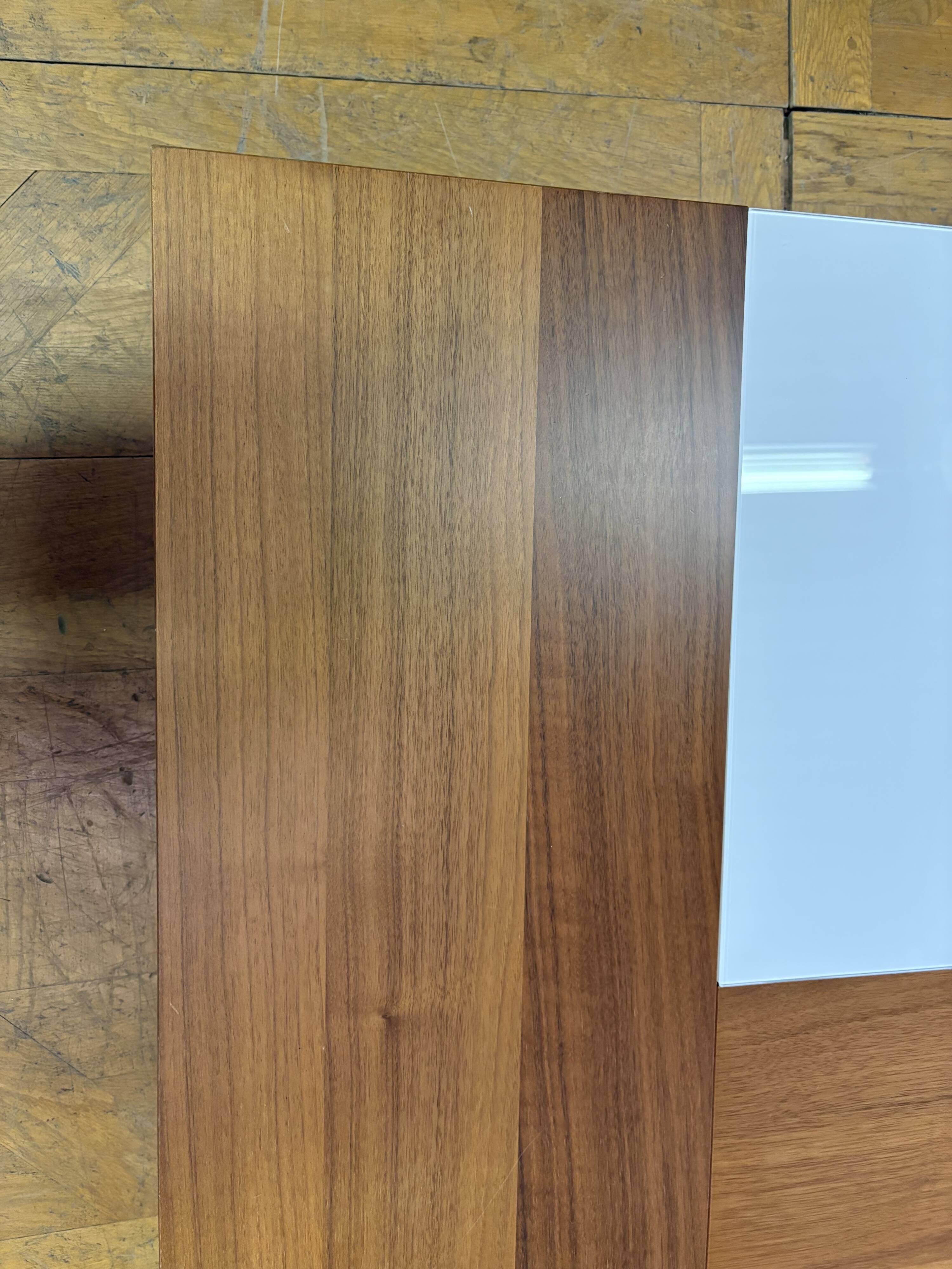 Coffee table model "Chiva" by Boconcept