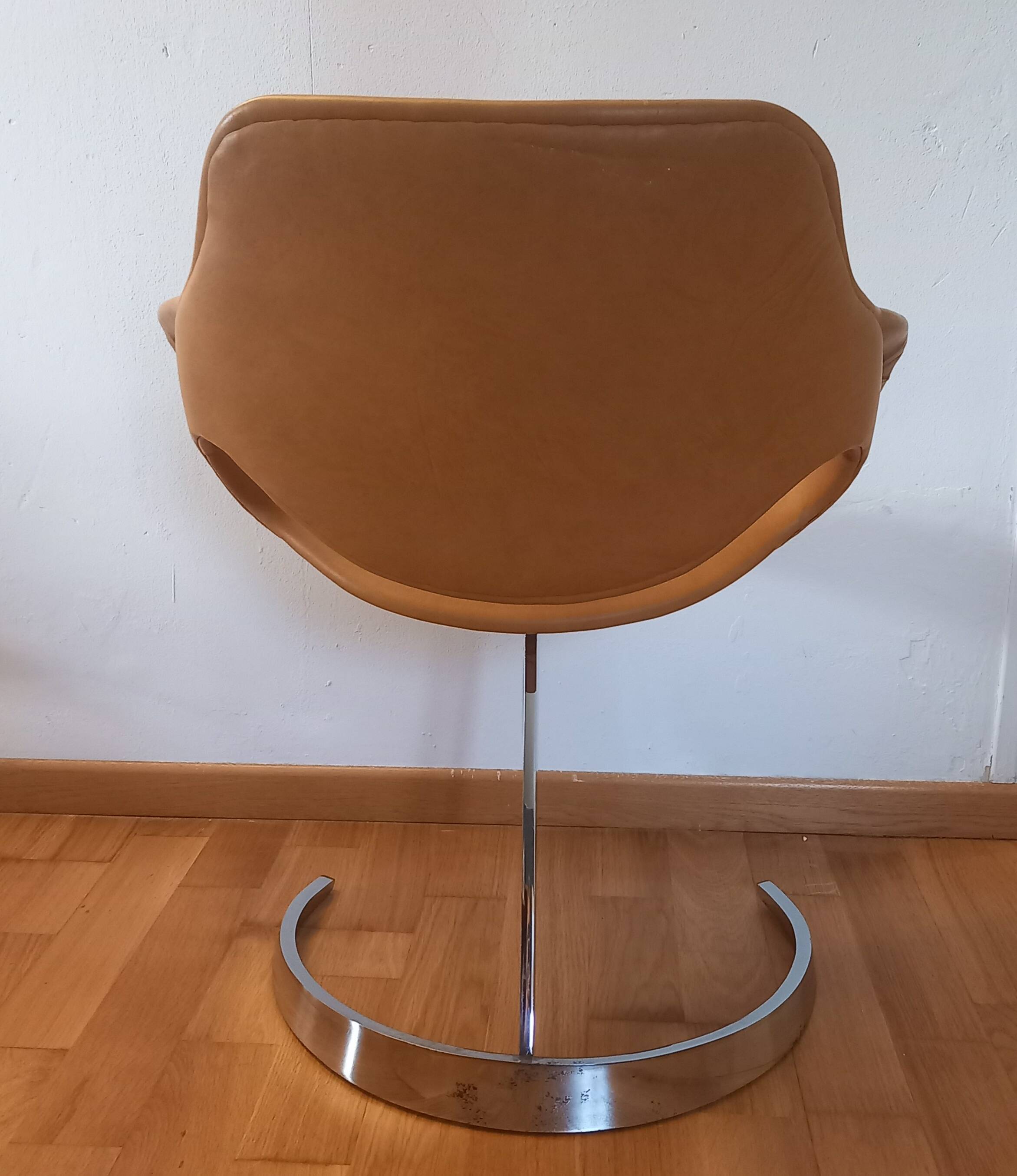 Eurosteel Idée 2000 armchair, contemporary design