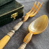 Salad servers