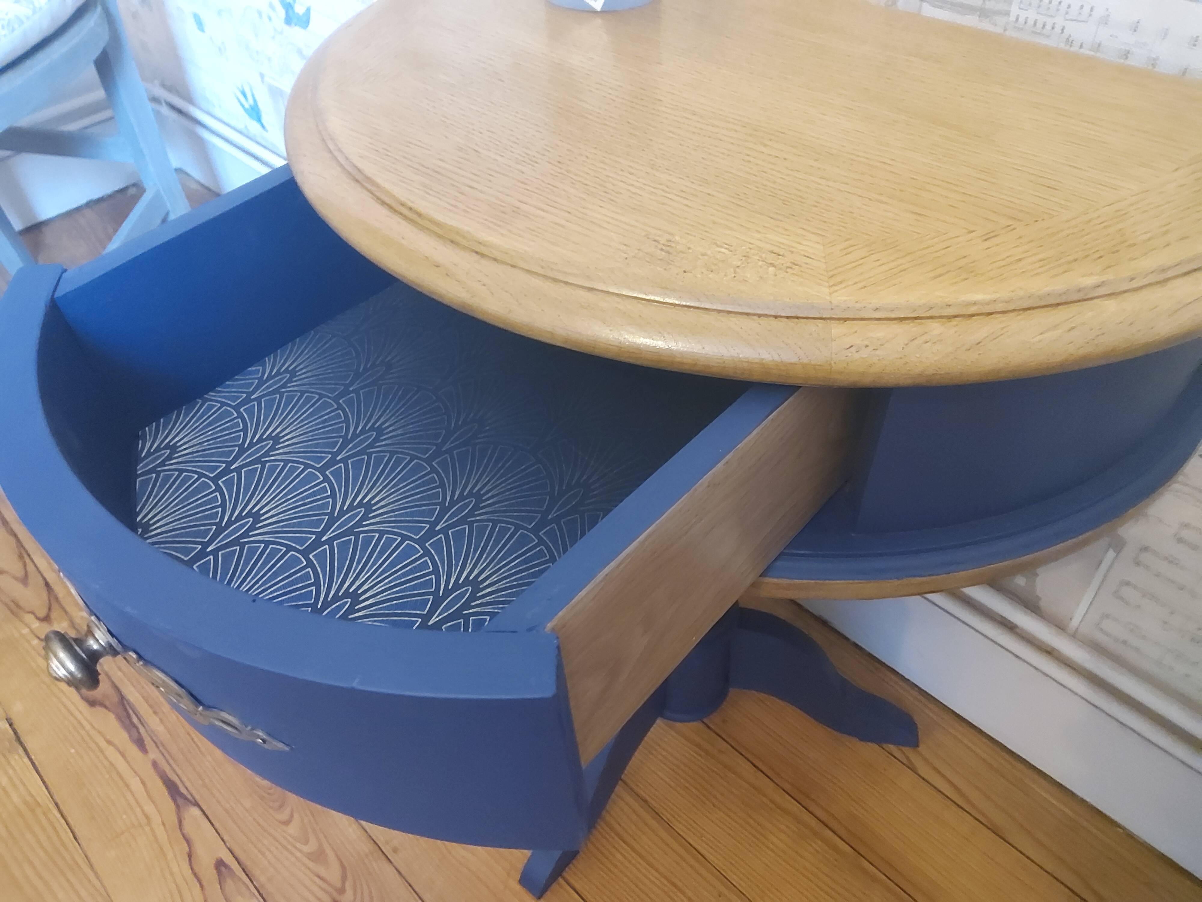 Pair of bedside tables