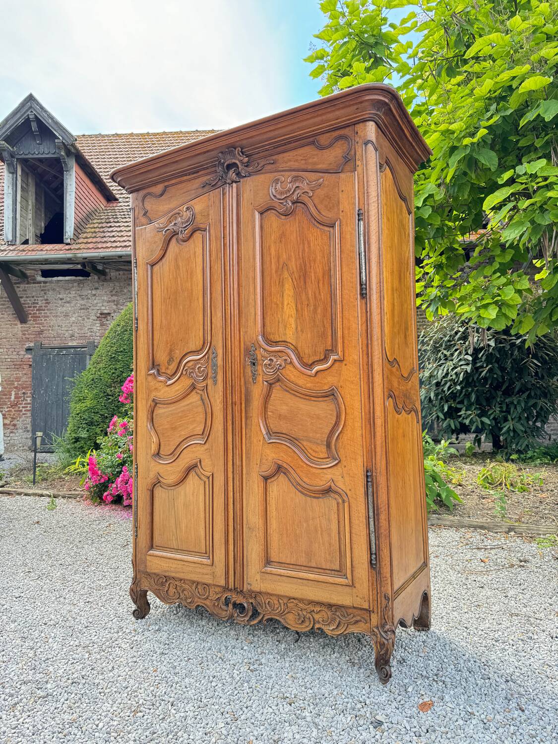 Provencal wedding armoire in walnut nîmes xviii eme century