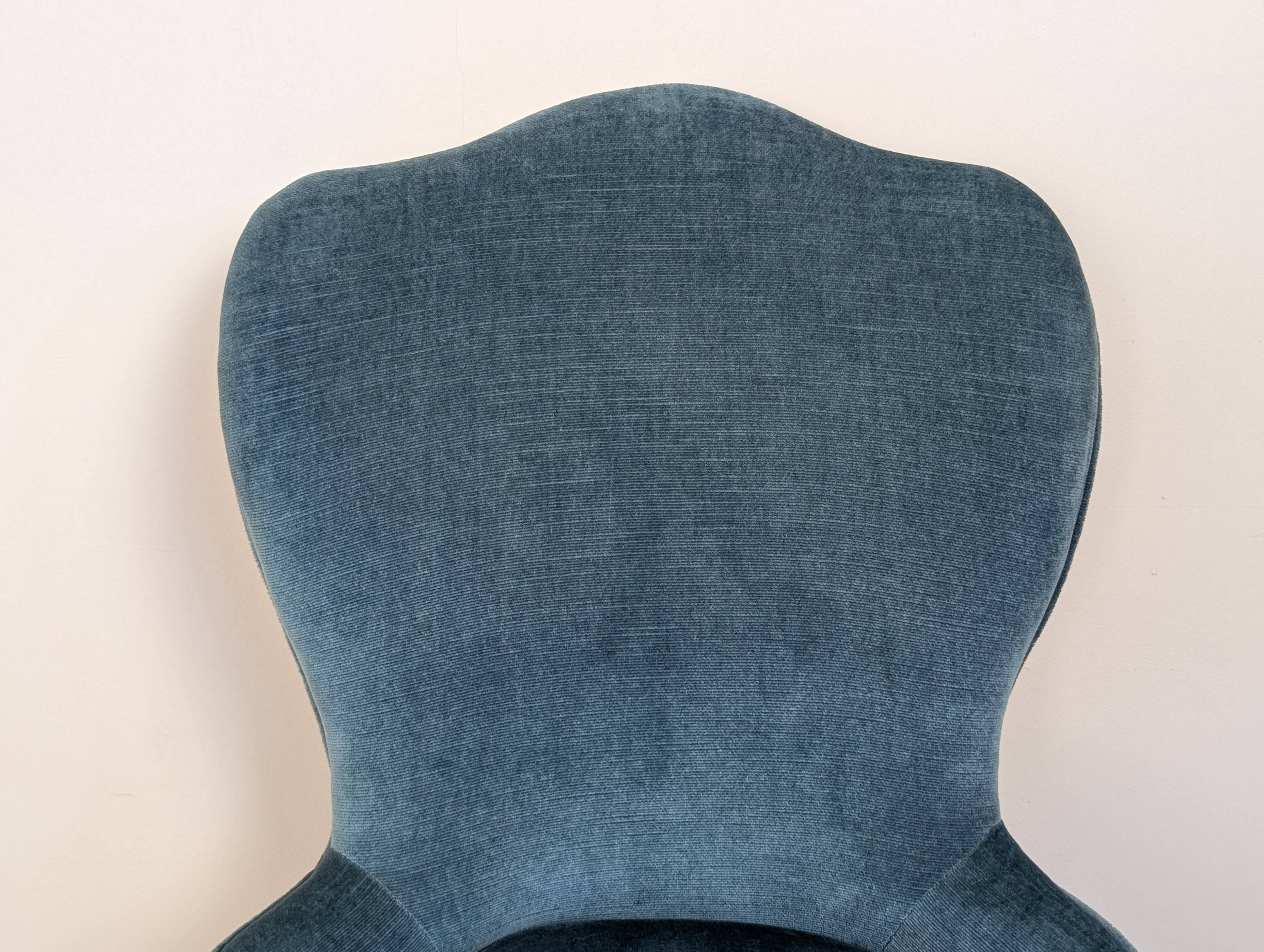 Frog chairs and pouffe