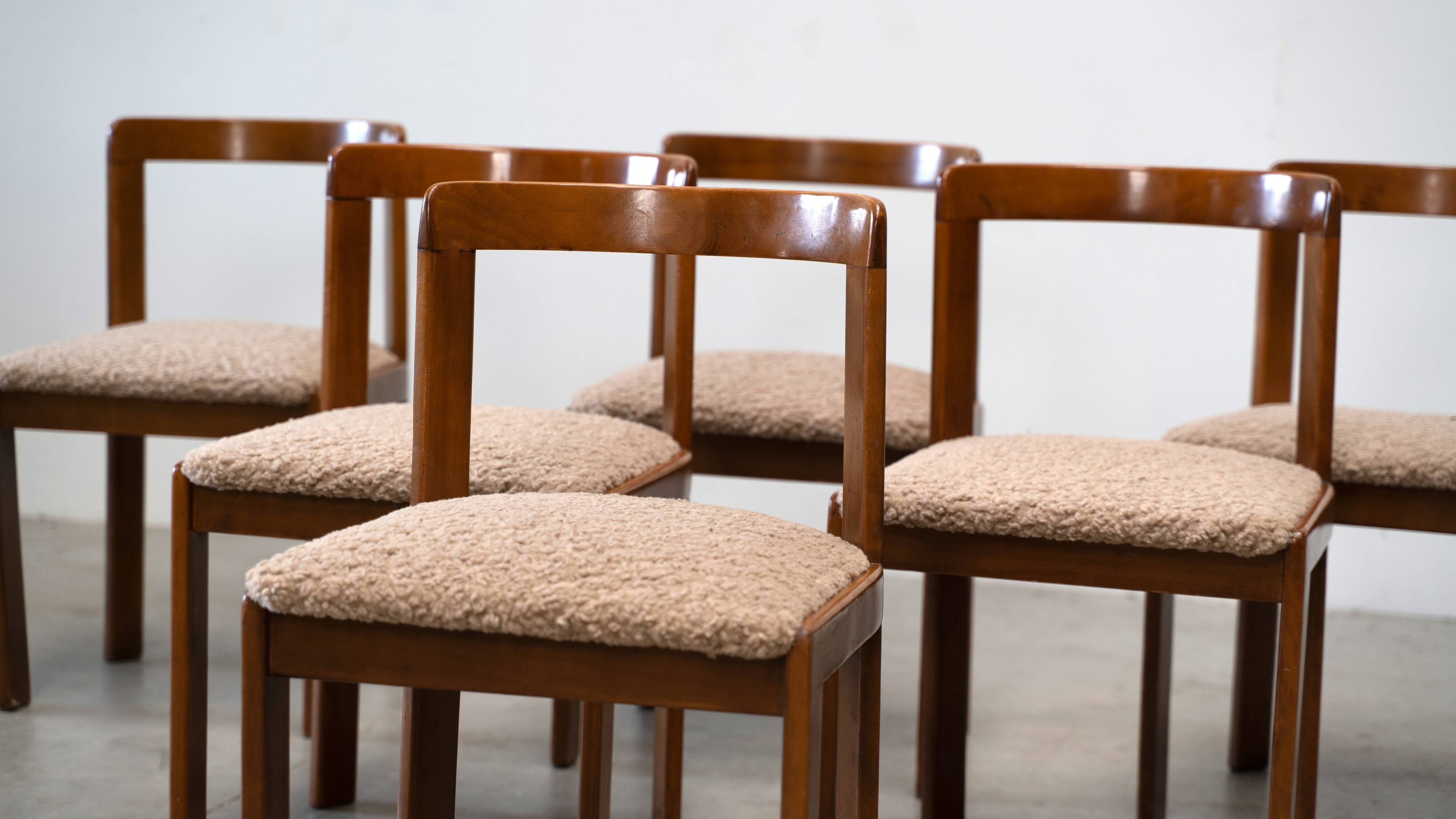 Ensemble de six chaises de salle à manger italiennes