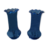 Paire de vases anciens en verre bleu