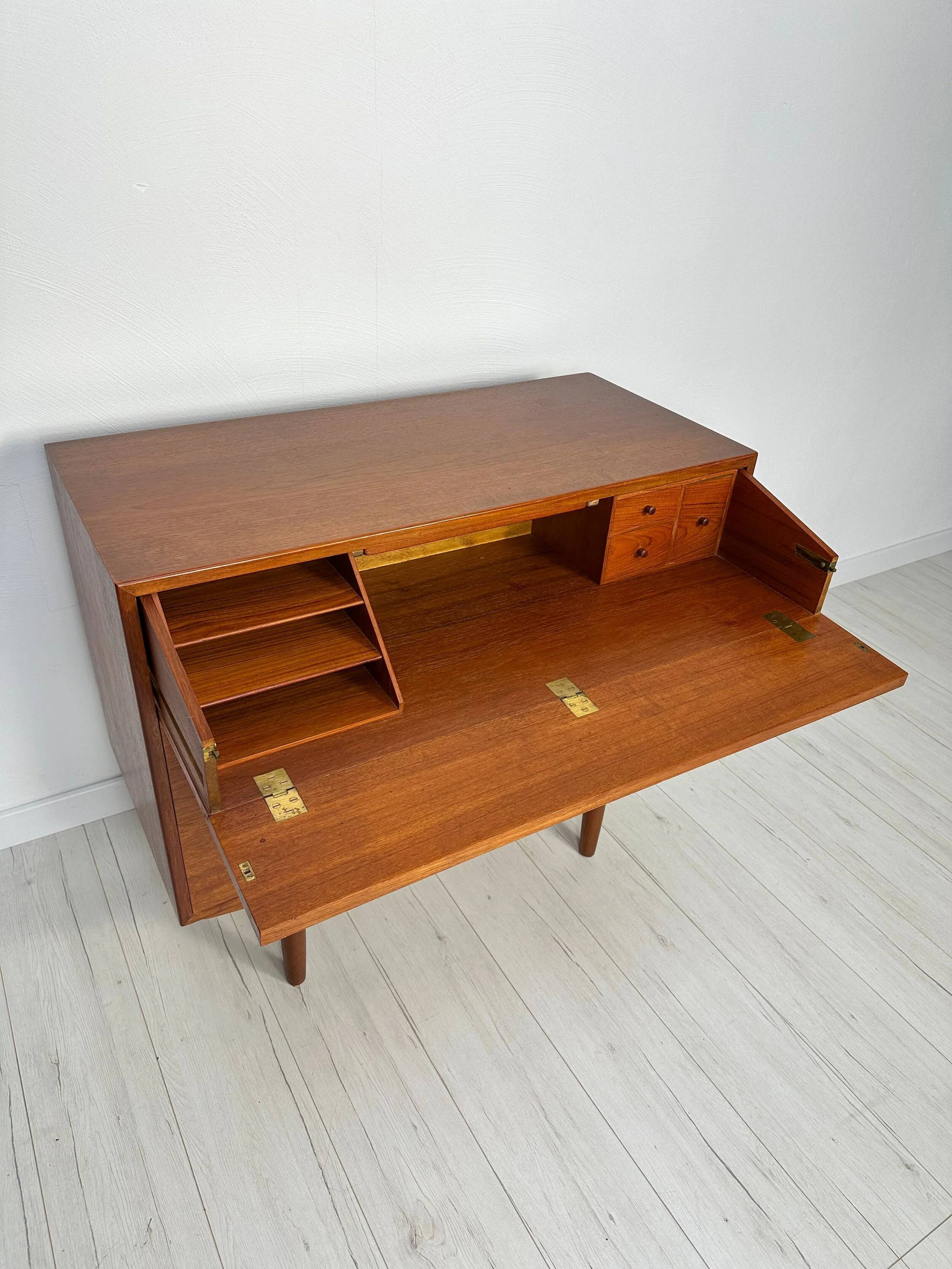 Commode secrétaire en teck danois vintage des années 1960 par Børge Mogensen