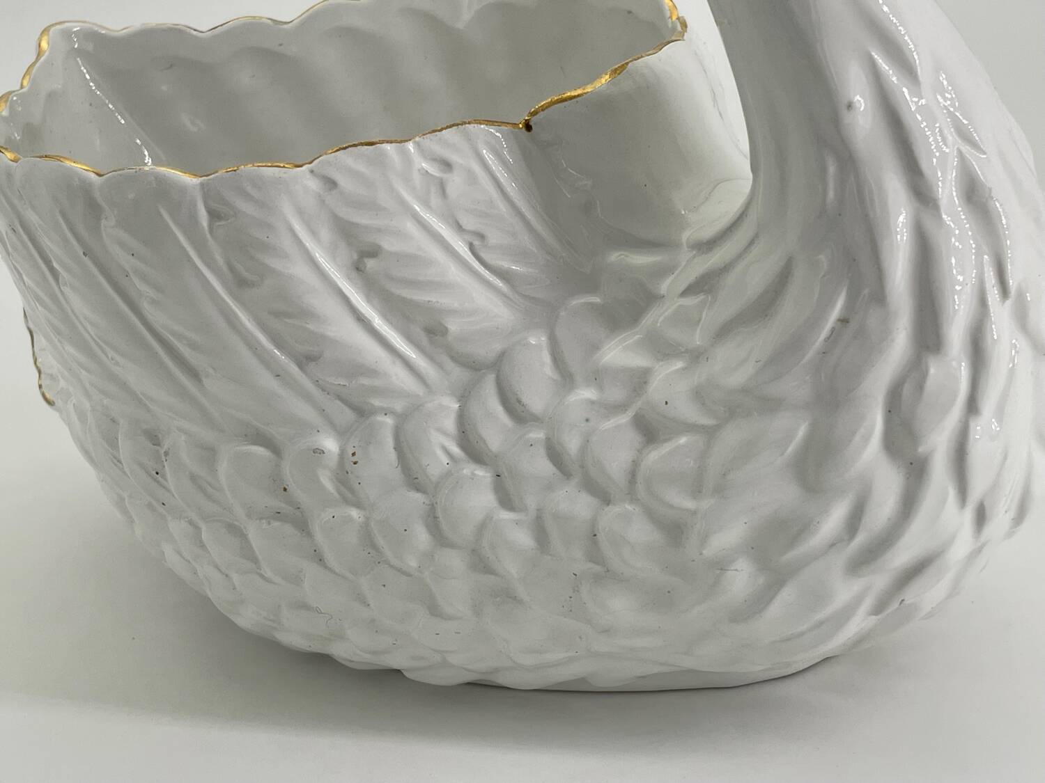 Vintage swan pot holder in white and gold ceramic