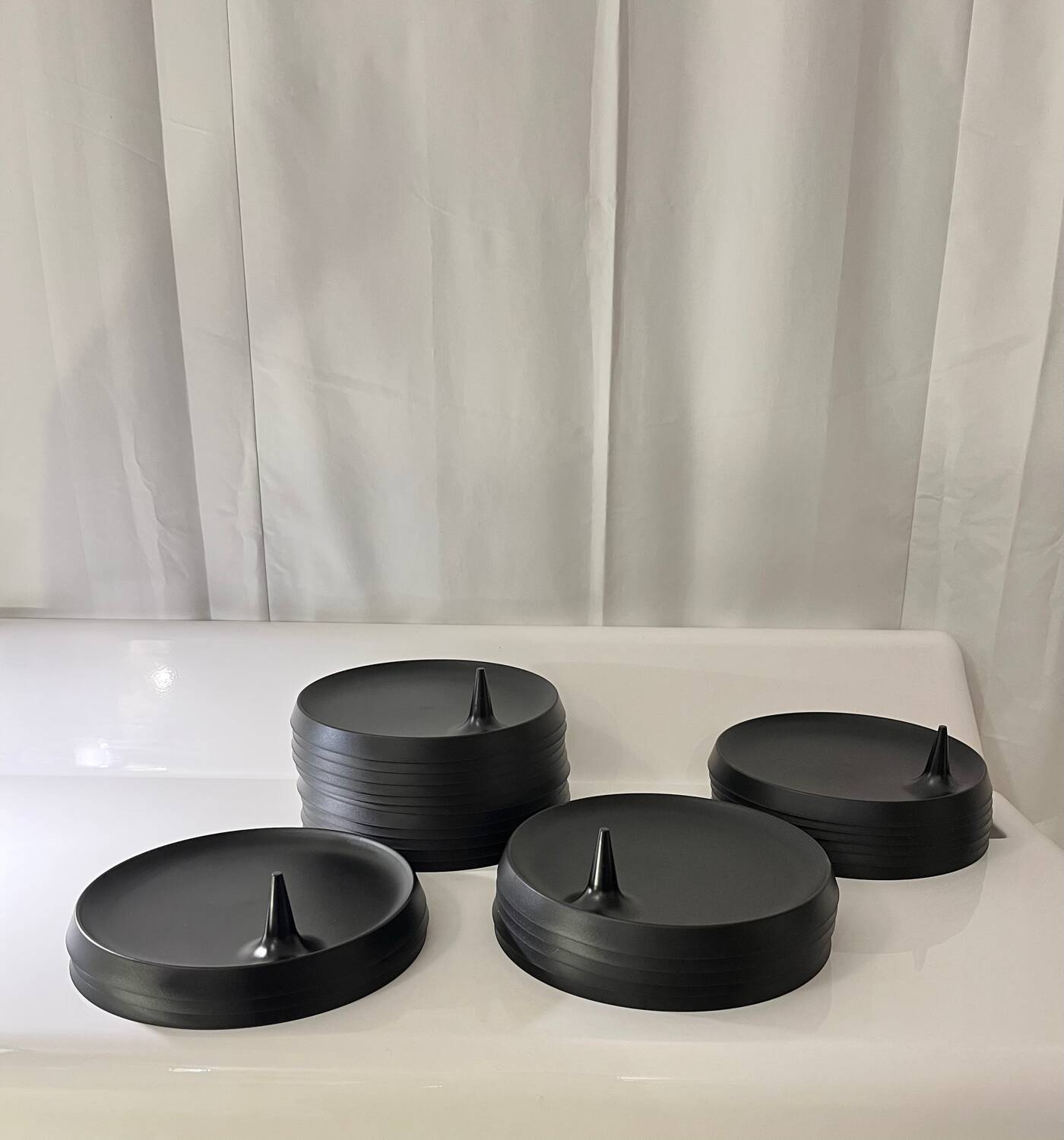 Philippe Starck for IPI - set of 20 plates - design - black