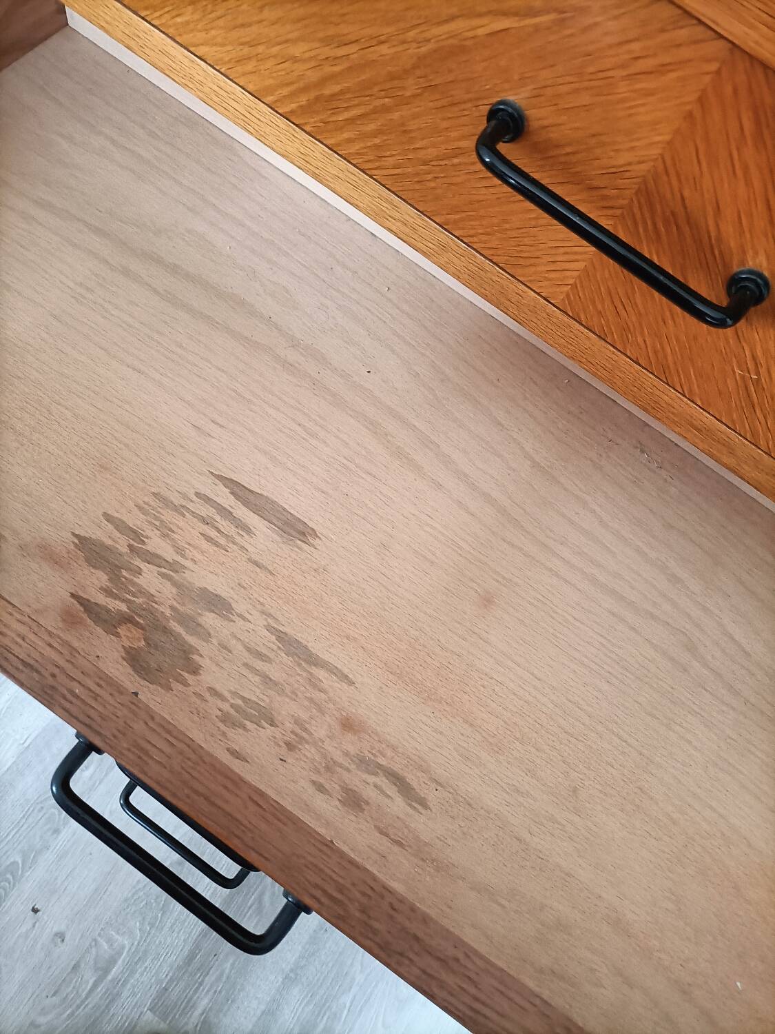 Commode vintage pieds compas