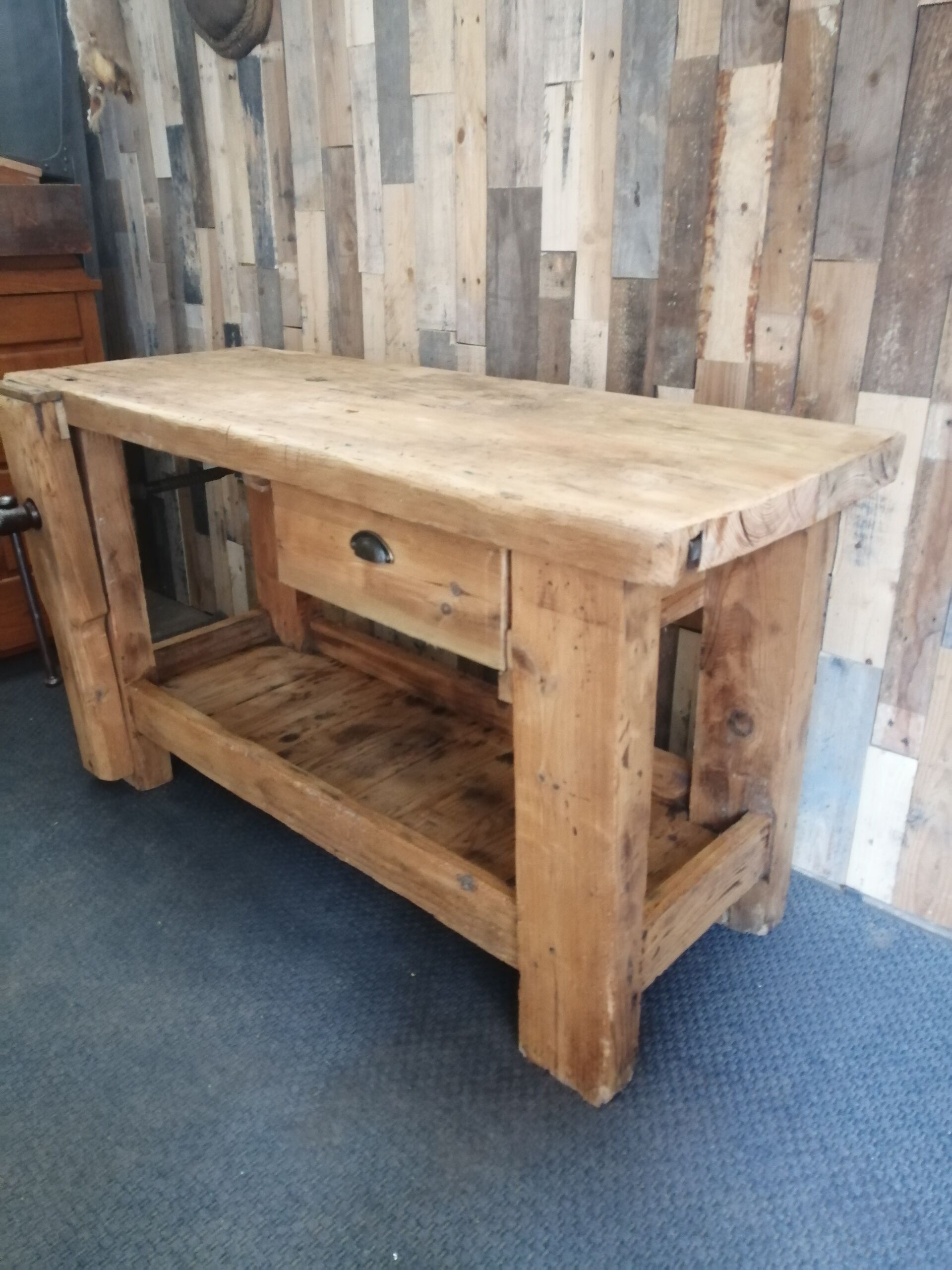 Carpenter's workbench
