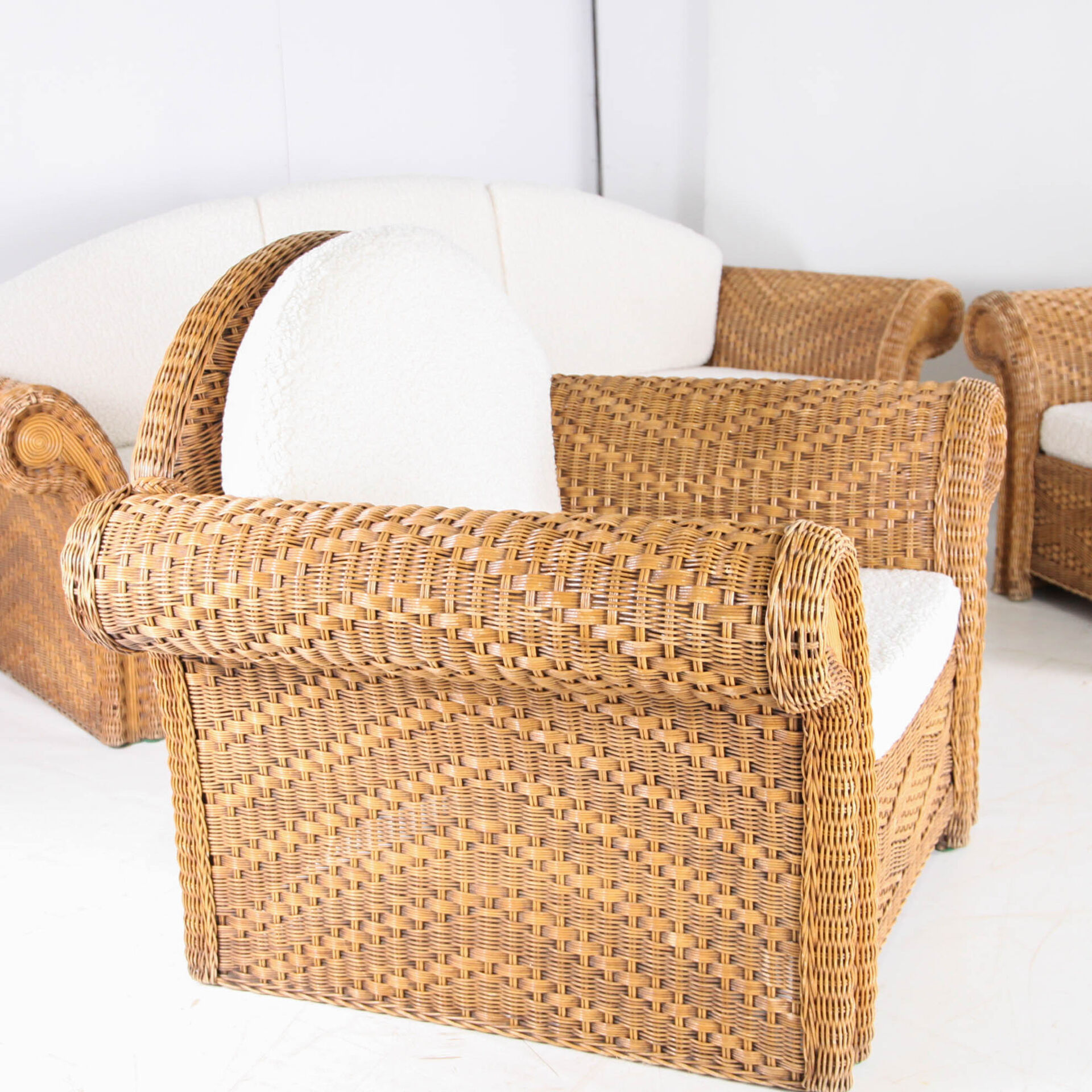 Woven rattan lounge set