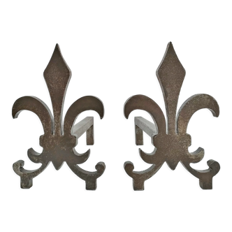 Pair of chenets décor fleur de lys vintage steel