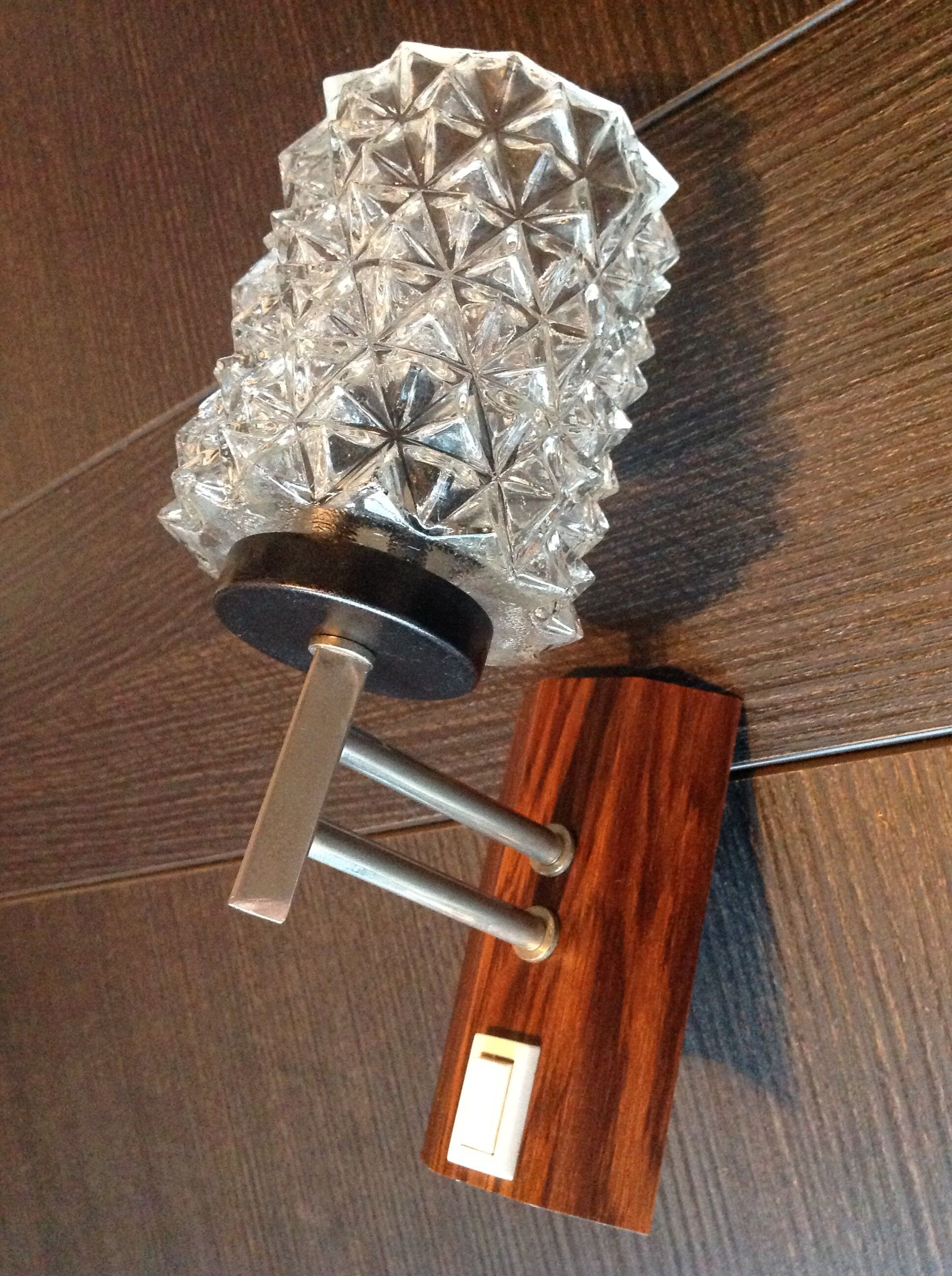 Structured glass wall lamp / vintage 60s-70s