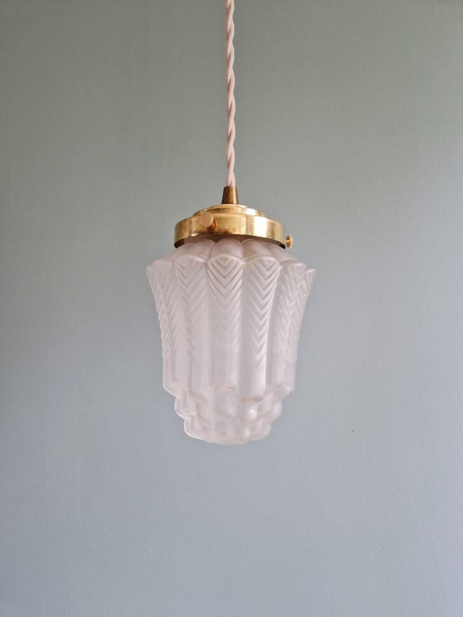 Pair of Art Deco Skyscraper-style pendant lights in frosted glass, 1920-30